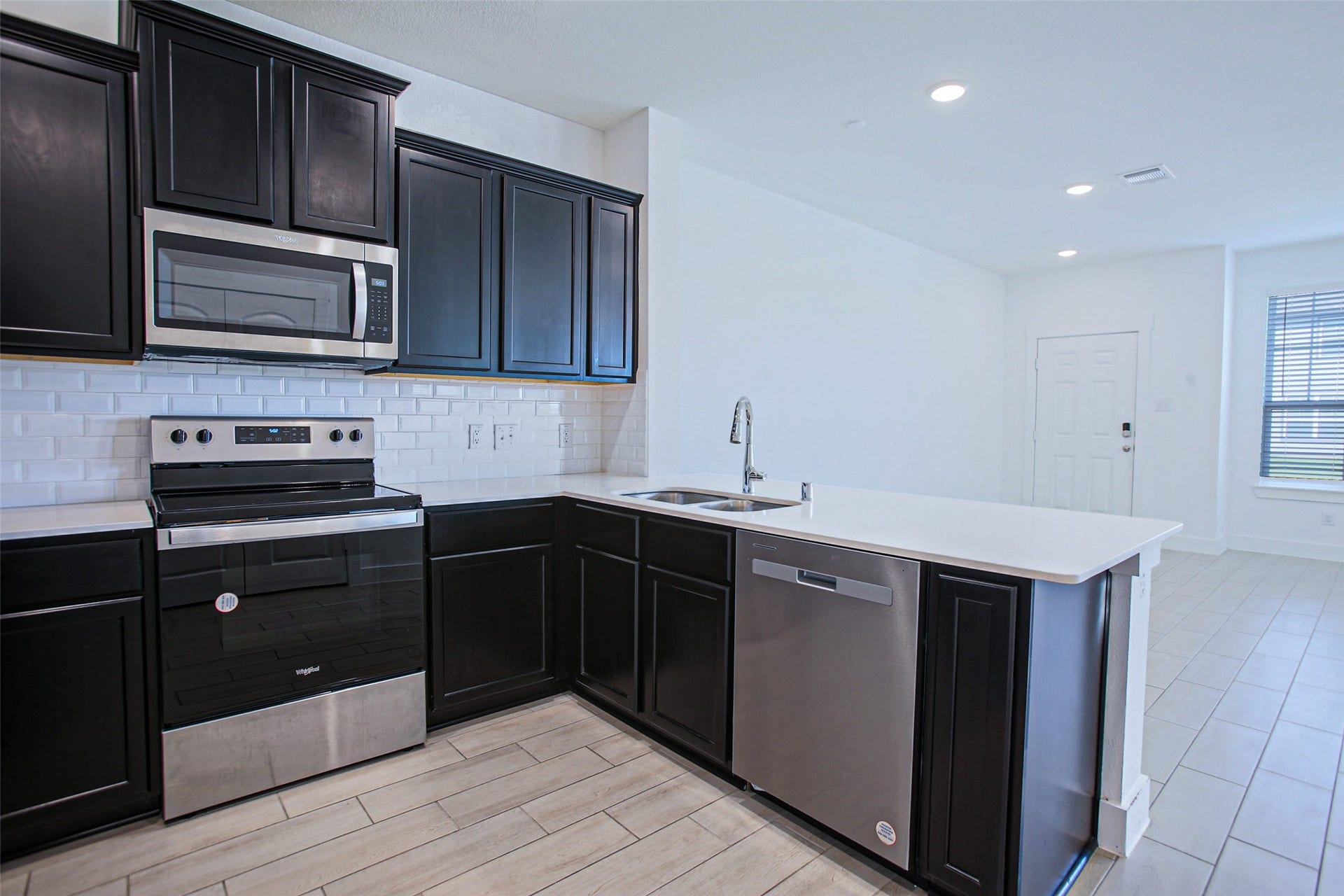 2234 Memory Oaks Drive, Tomball, TX 77375 2234 Memory Oaks Drive, Tomball, TX 77375
