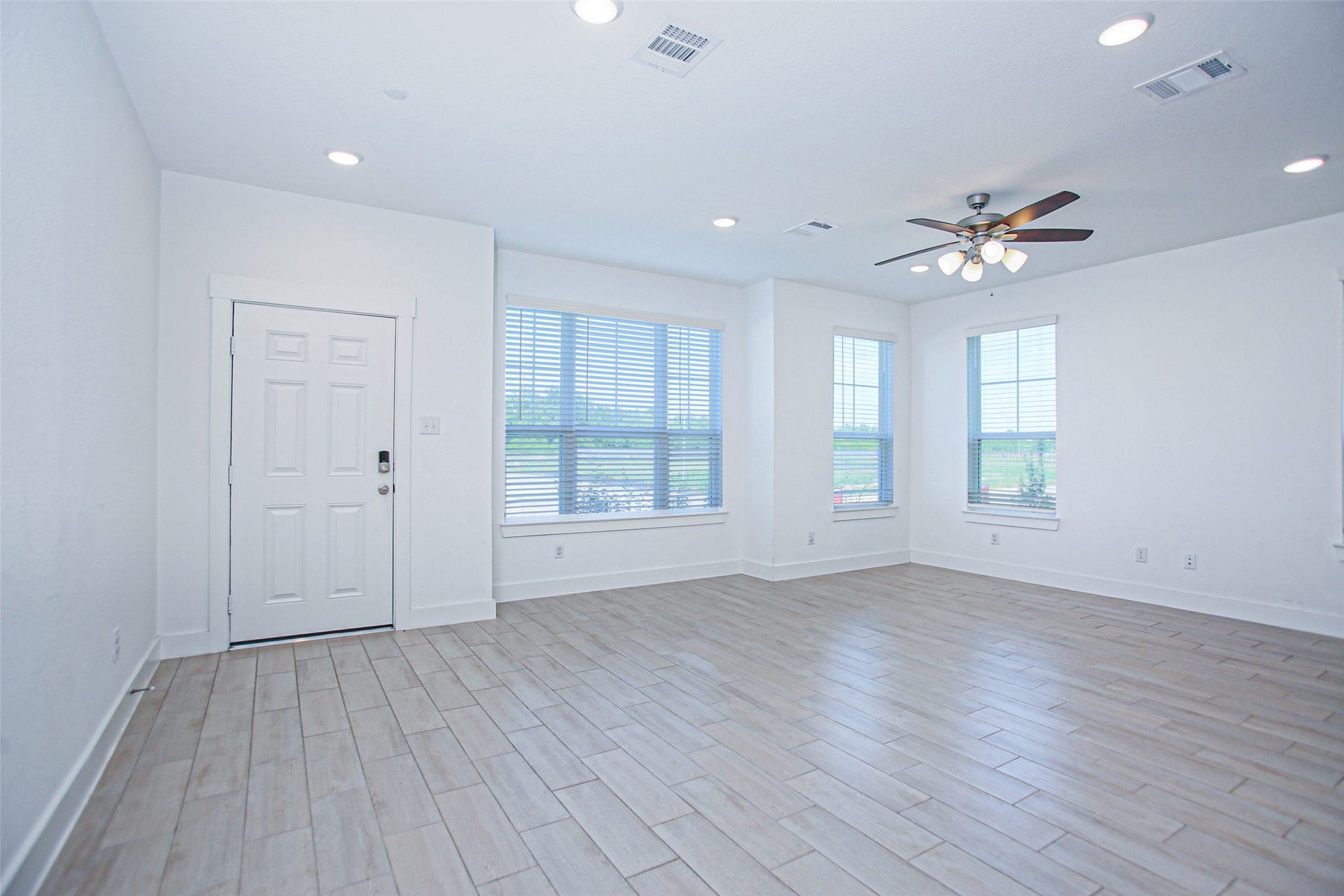 2234 Memory Oaks Drive, Tomball, TX 77375 2234 Memory Oaks Drive, Tomball, TX 77375
