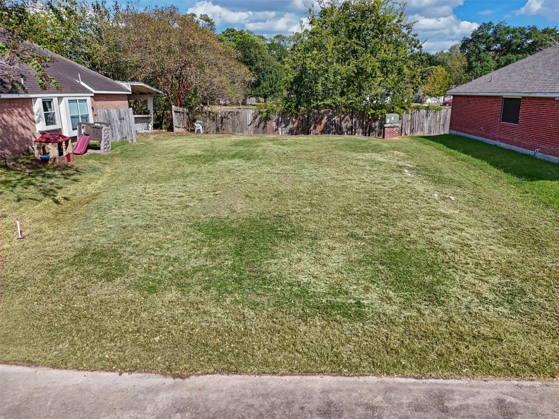 4444 Victory Dr, Houston, TX 77088 Cleared, Open, and Ready for Your Dream Home! Imagine the possibilities with this spacious, cleared residential lot, offering a blank canvas for your custom-built home. With level-appearing terrain, maintained grass, and no existing structures to remove, this homesite is ready for the next chapter.