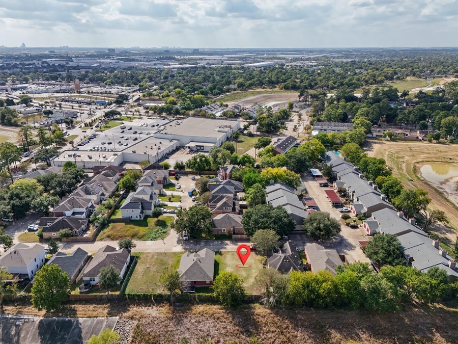 Property photo for 4444 Victory Dr, Houston, TX