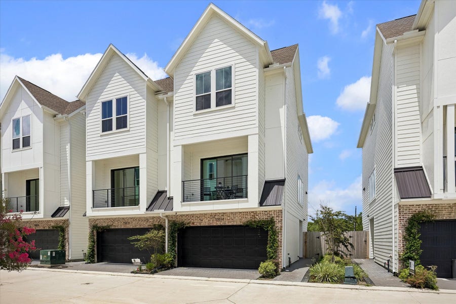 Property photo for 10614 Cascade Ledge Ln, Houston, TX