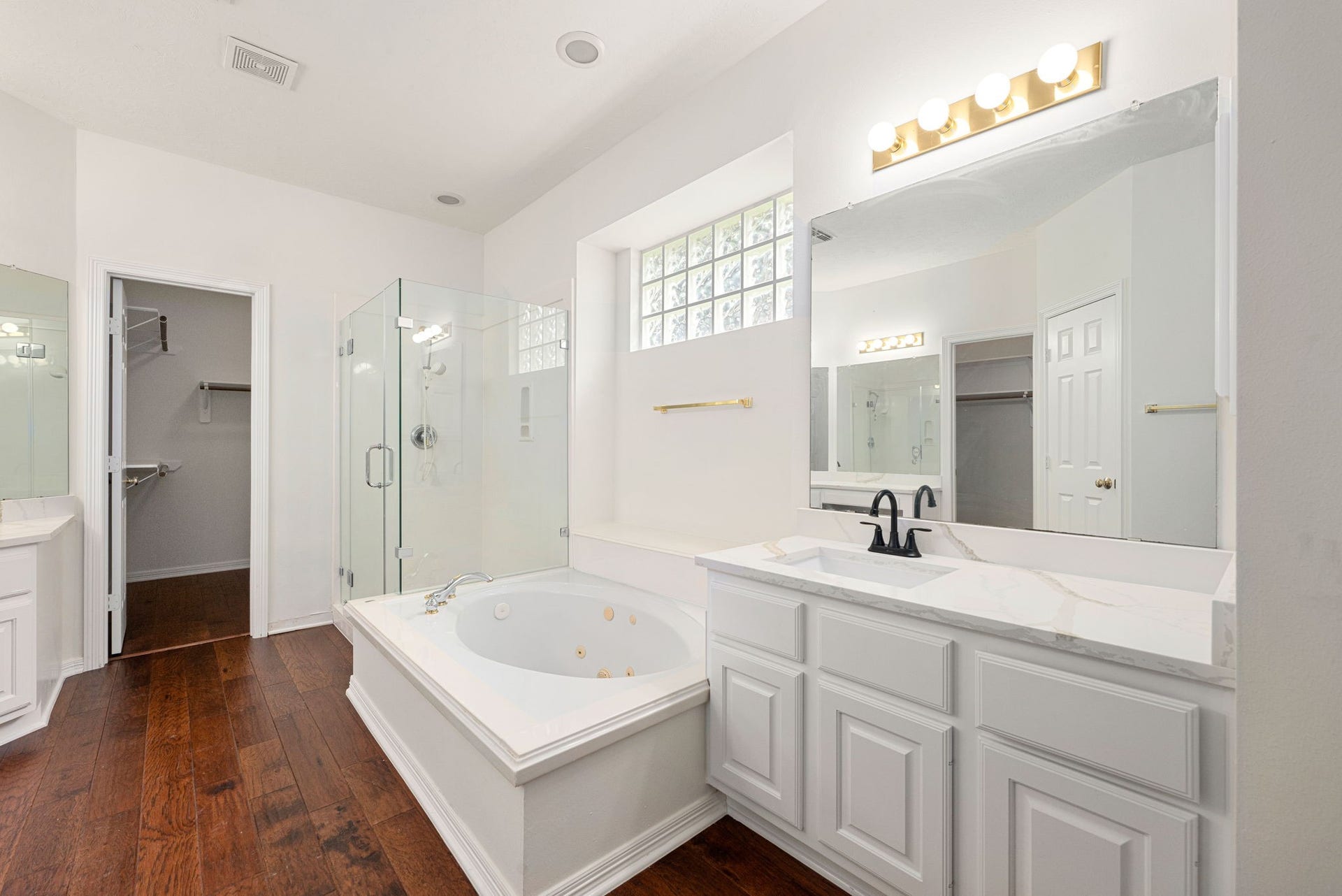 9423 Walnut Brook Court, Houston, TX 77040 9423 Walnut Brook Court, Houston, TX 77040