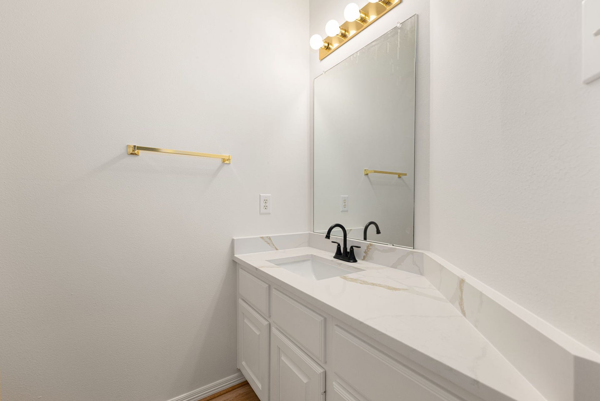 9423 Walnut Brook Court, Houston, TX 77040 9423 Walnut Brook Court, Houston, TX 77040