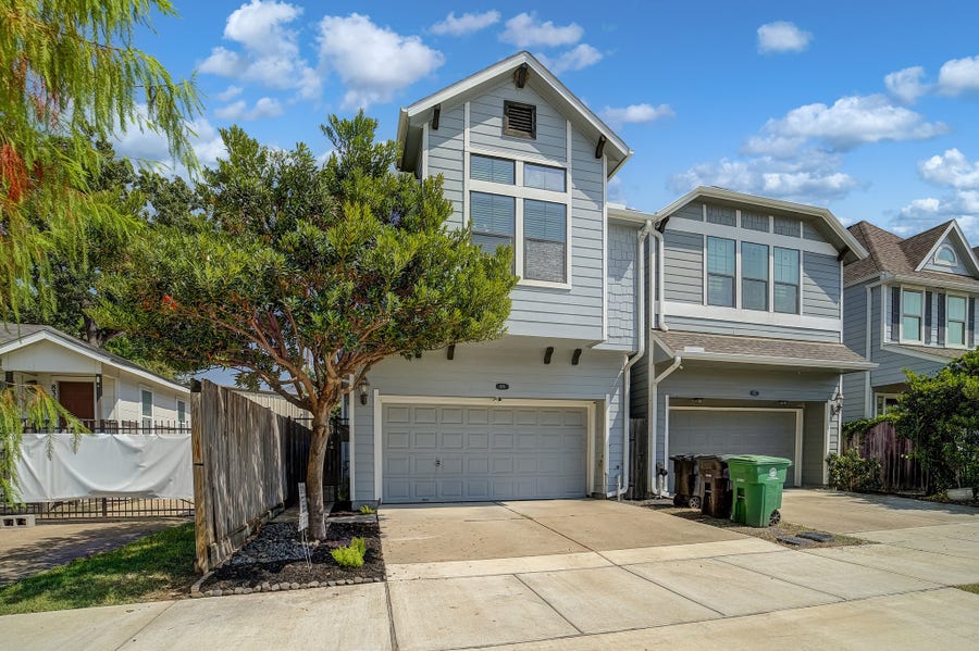 Property photo for 829 W 20th Street, Houston, TX