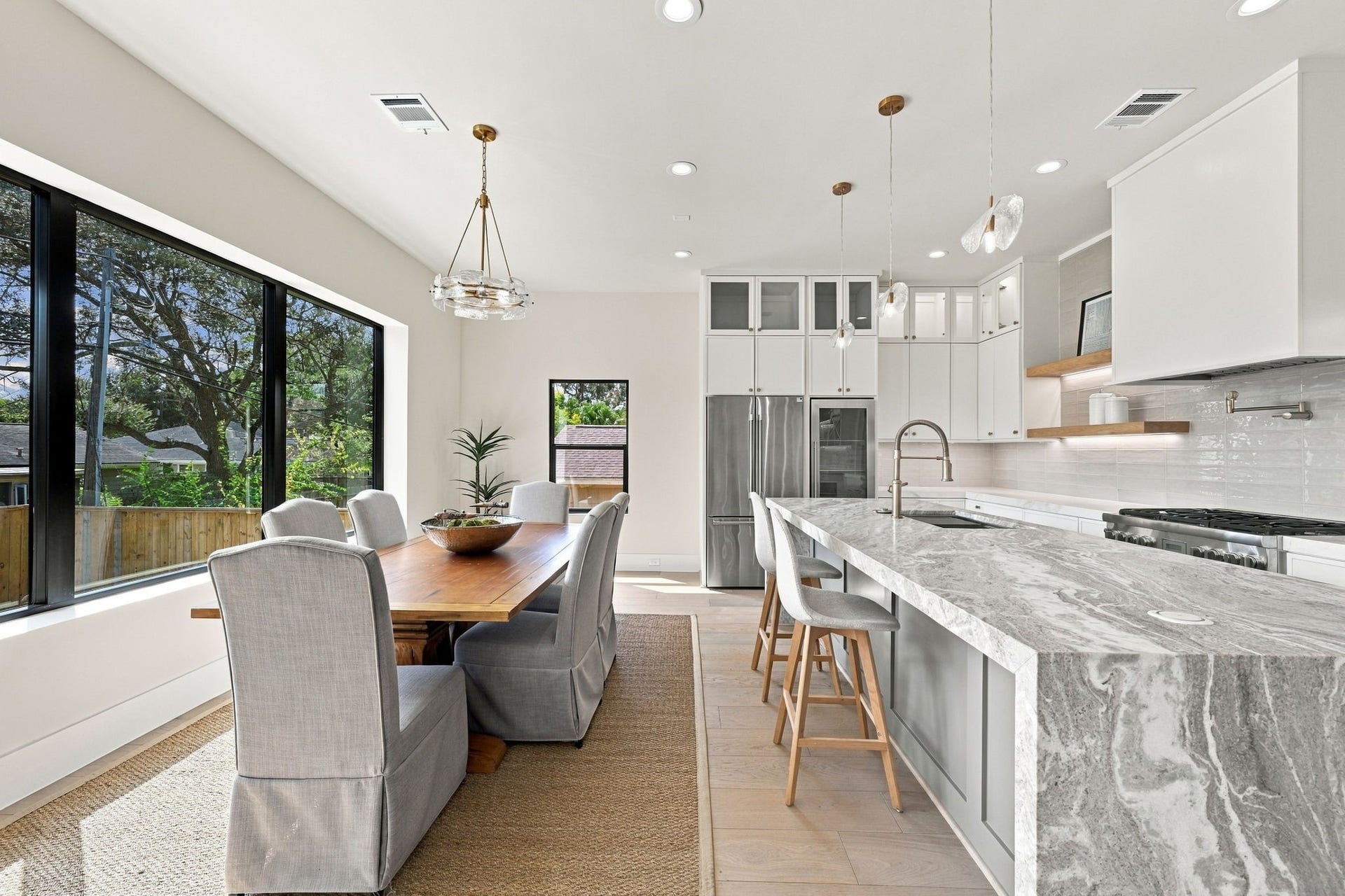 3015 Stanton Street, Houston, TX 77025 kitchen. 1st floor.