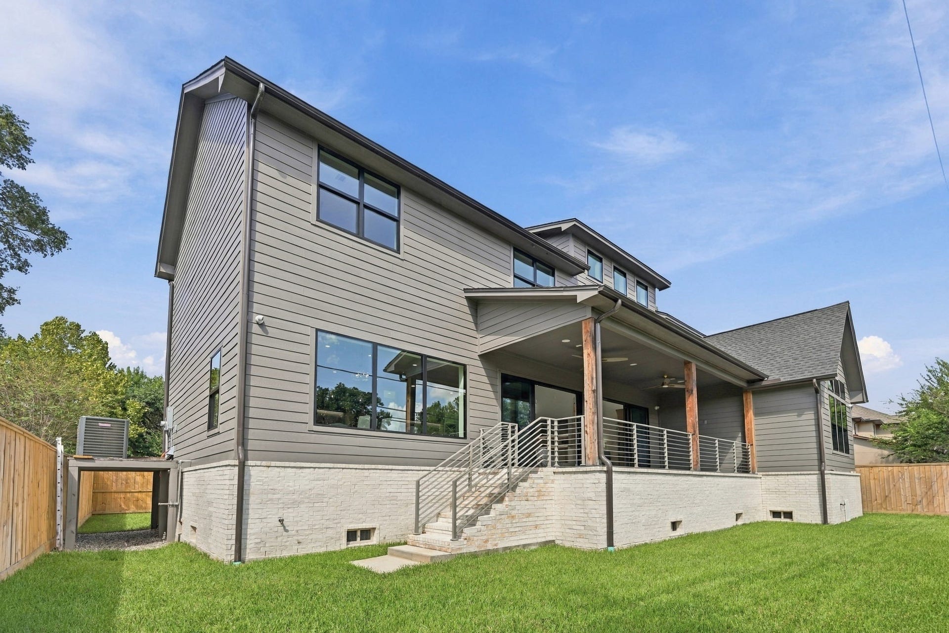 3015 Stanton Street, Houston, TX 77025 Back exterior.
