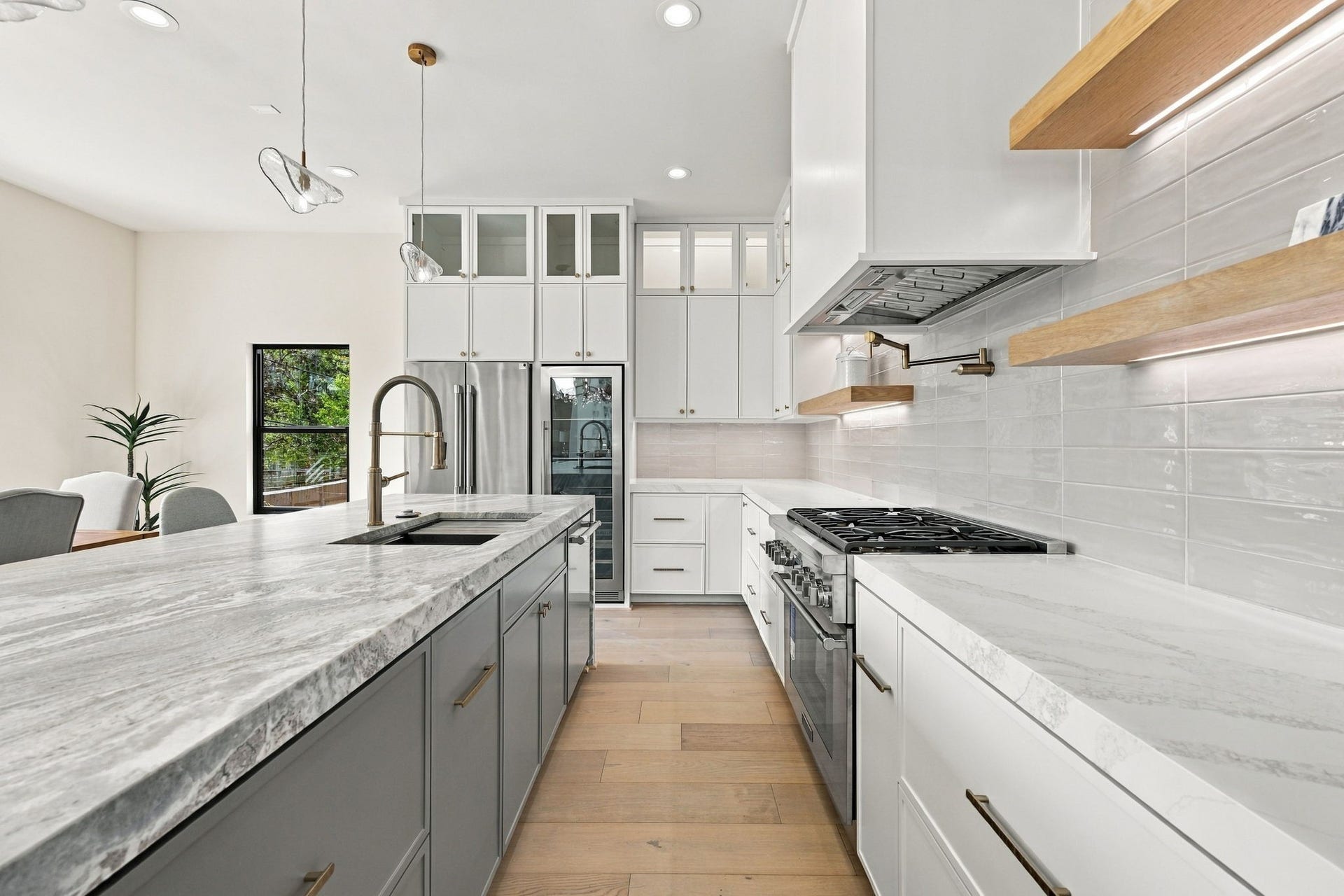3015 Stanton Street, Houston, TX 77025 kitchen. 1st floor.