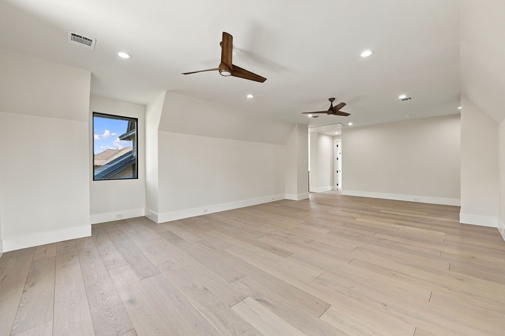 3015 Stanton Street, Houston, TX 77025 Family room. 2nd floor.
