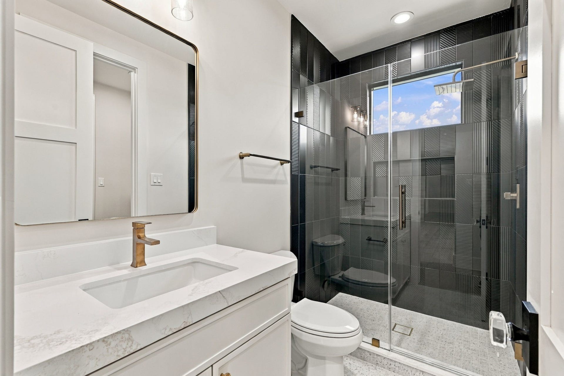 3015 Stanton Street, Houston, TX 77025 Guest bath 3. 2nd story.