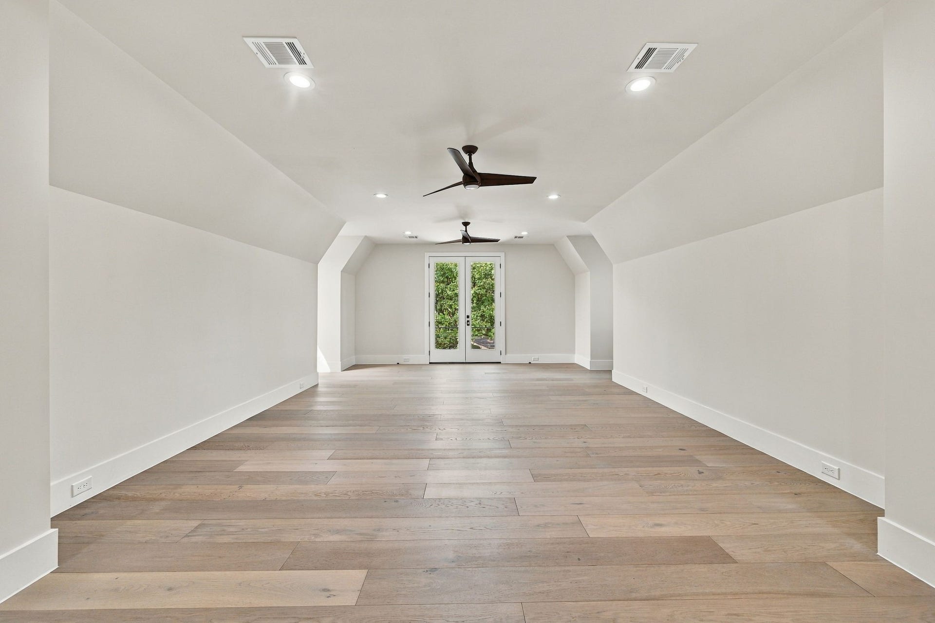 3015 Stanton Street, Houston, TX 77025 Family room. 2nd floor.