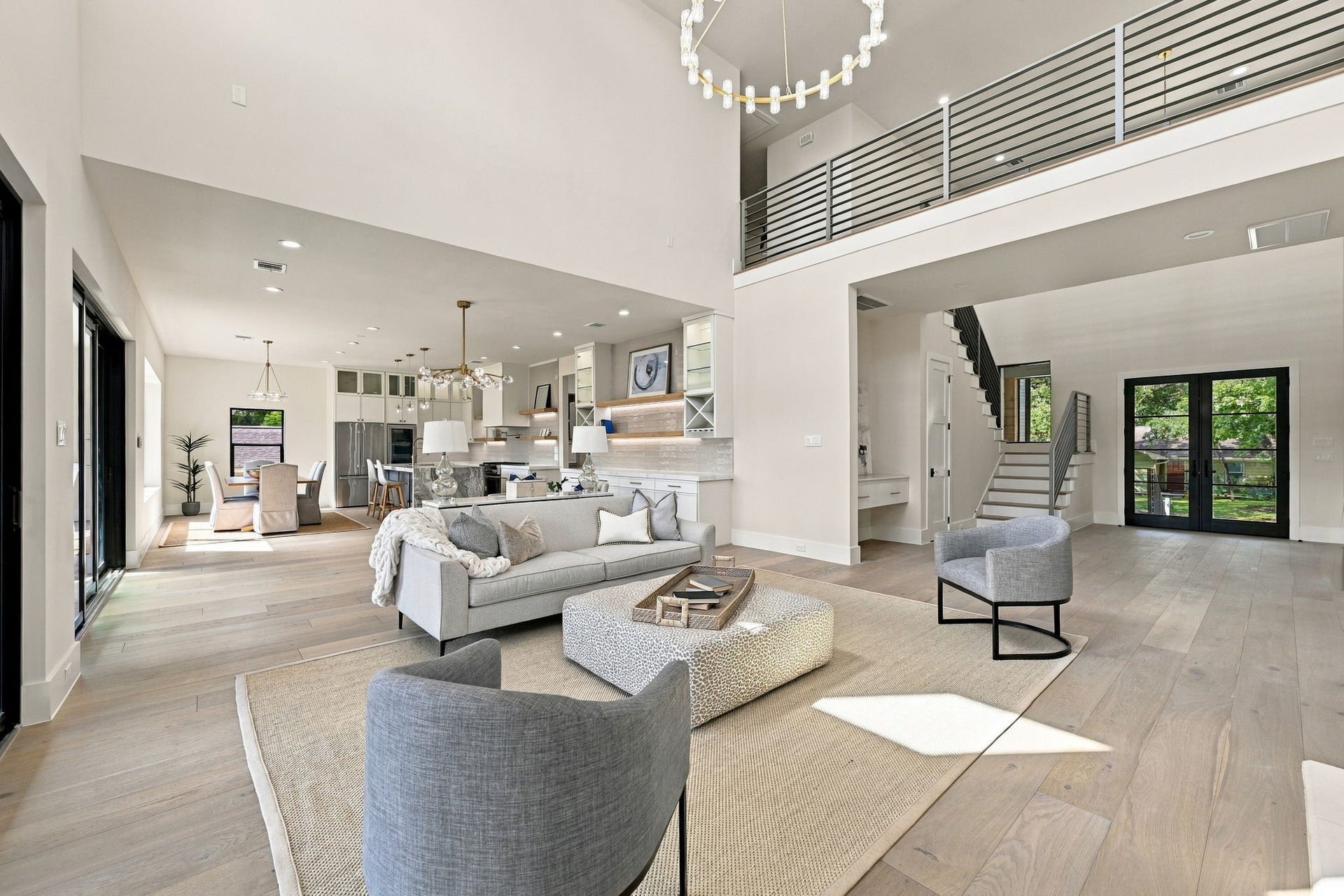 3015 Stanton Street, Houston, TX 77025 Living. 1st floor.