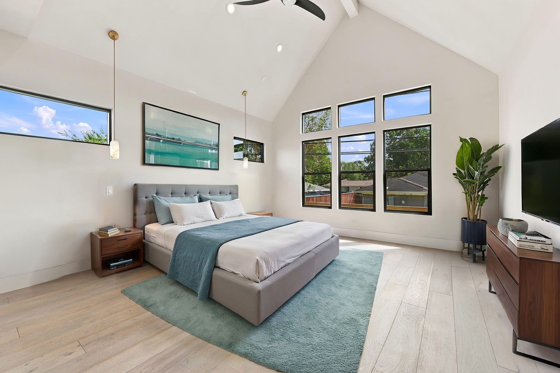 3015 Stanton Street, Houston, TX 77025 Primary bedroom. 1st floor. Virtually staged.