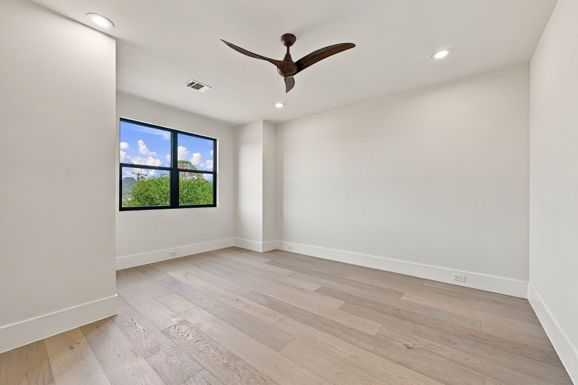 3015 Stanton Street, Houston, TX 77025 Guest bedroom 3. 2nd story.