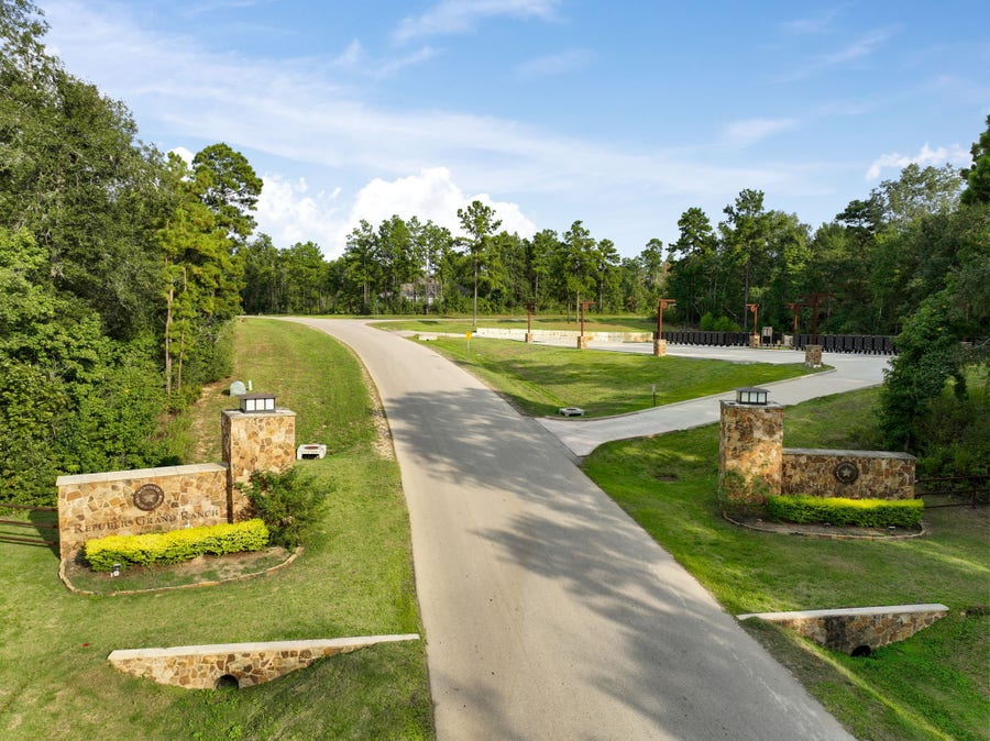 Property photo for 15824 Republic Ranch Road N, Willis, TX