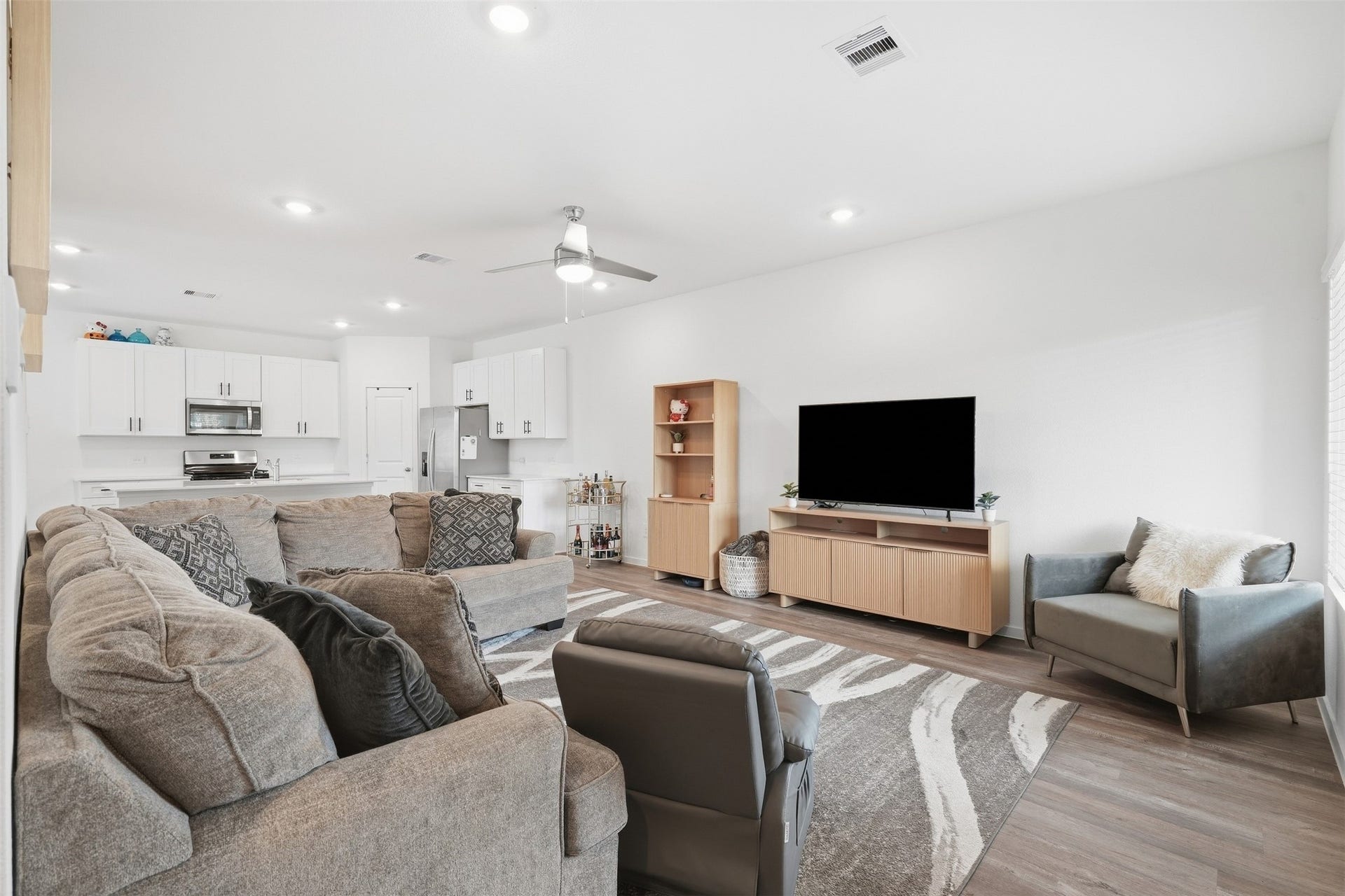 3020 Brizzo Beach Lane, Katy, TX 77493 Ceiling fan in living room