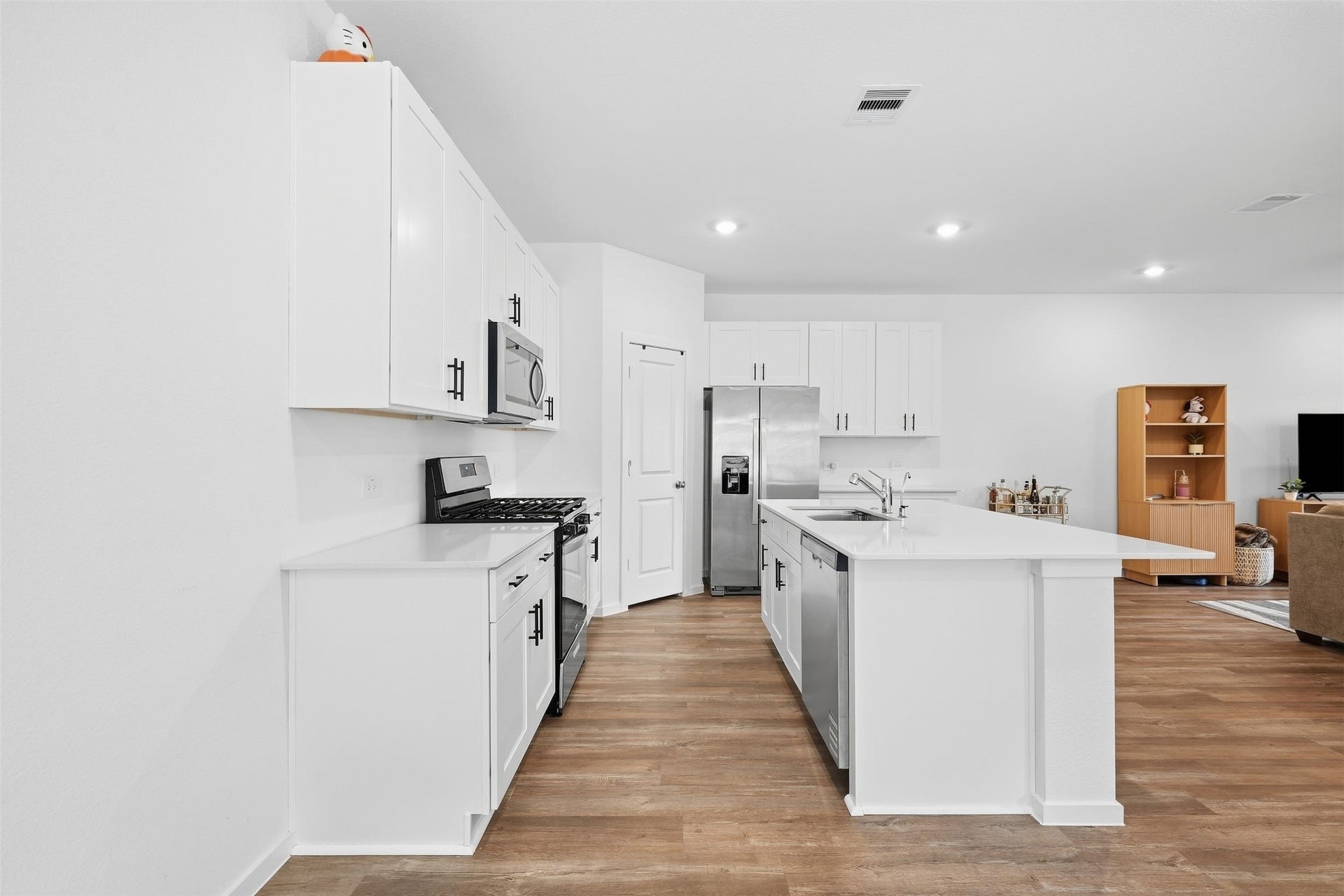 3020 Brizzo Beach Lane, Katy, TX 77493 Lots of counterspace