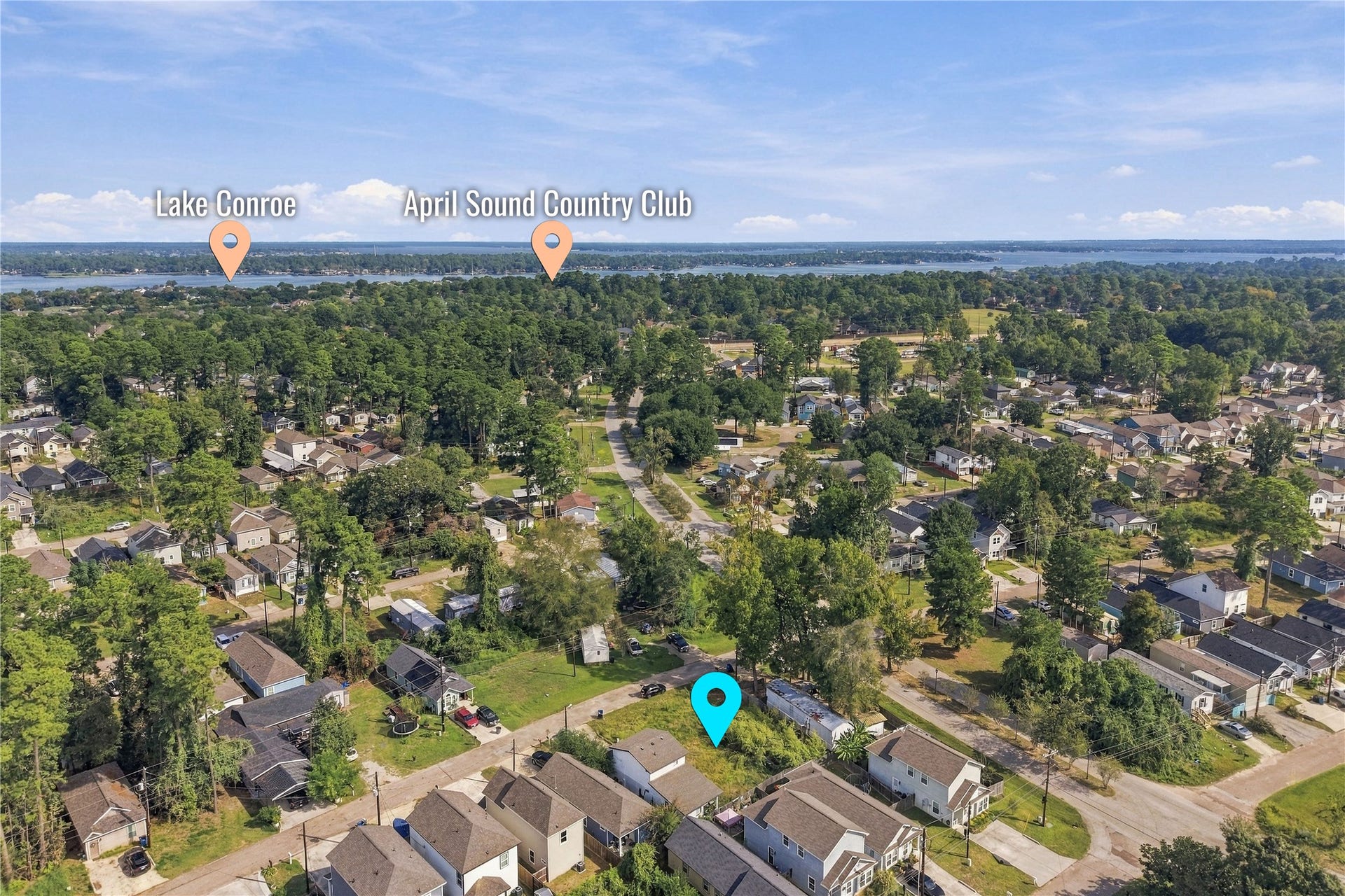 16859 W Ivanhoe, Montgomery, TX 77316 Elevated aerial view of the property and surrounding neighborhood.