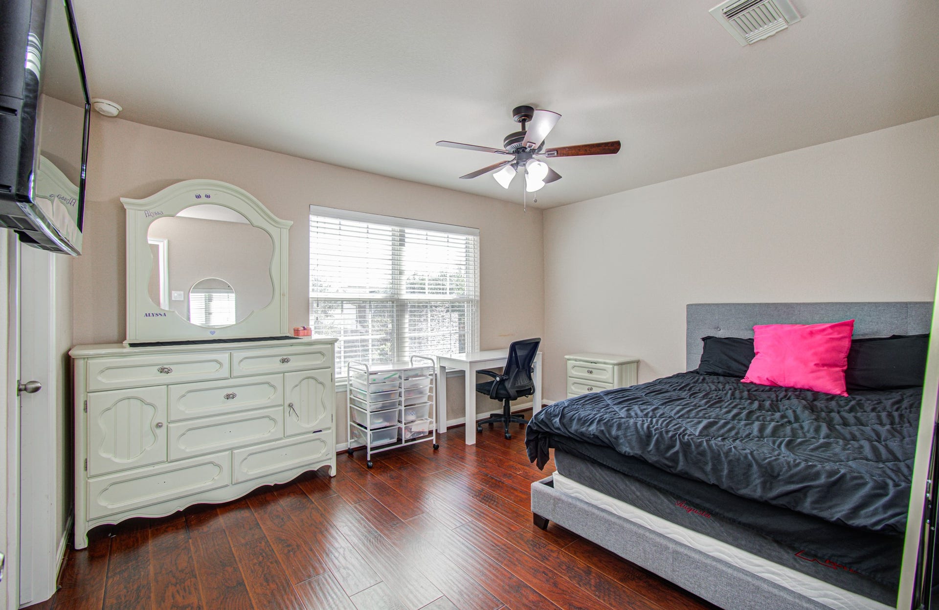 5935 Preserve Lane, Missouri City, TX 77459 The upstairs layout includes two additional secondary bedrooms offering versatile space for guests, a home office, hobbies, or other personal needs. These rooms provide flexibility to accommodate your lifestyle, whether you need dedicated work-from-home space or comfortable accommodations for family and visitors.