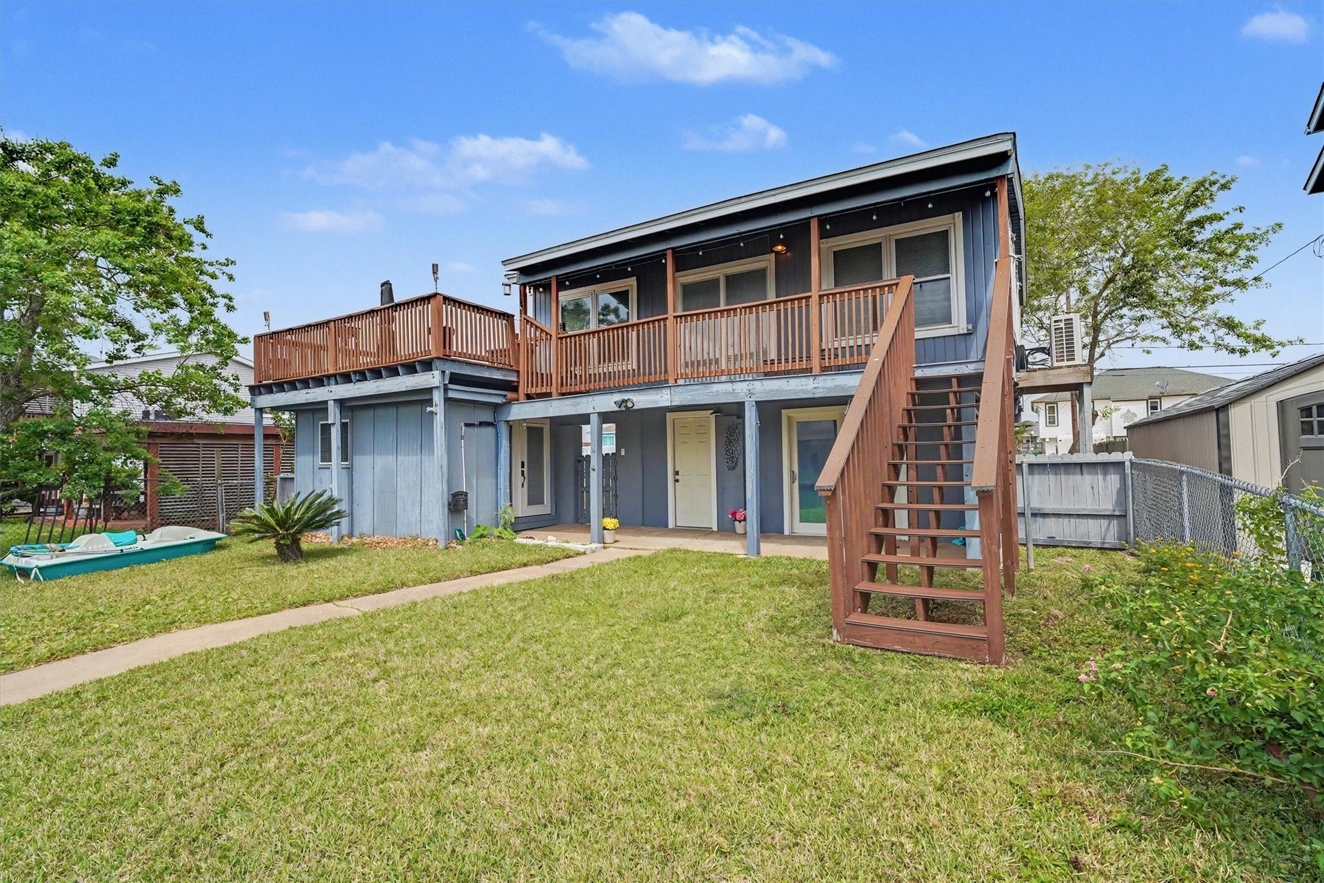 370 Ling Street, Bayou Vista, TX 77563 Water side view