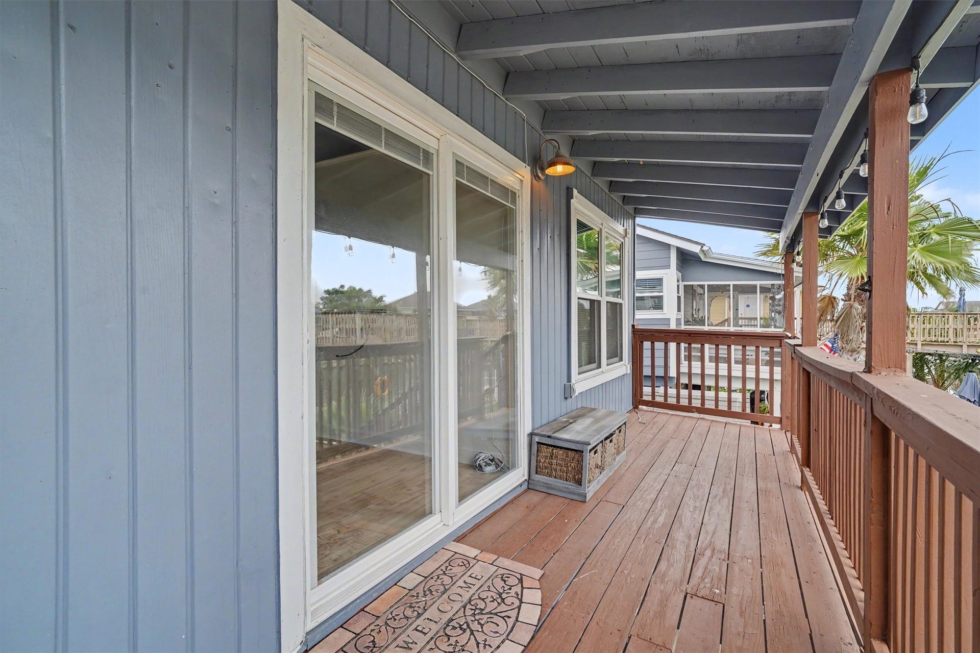 370 Ling Street, Bayou Vista, TX 77563 Covered porch
