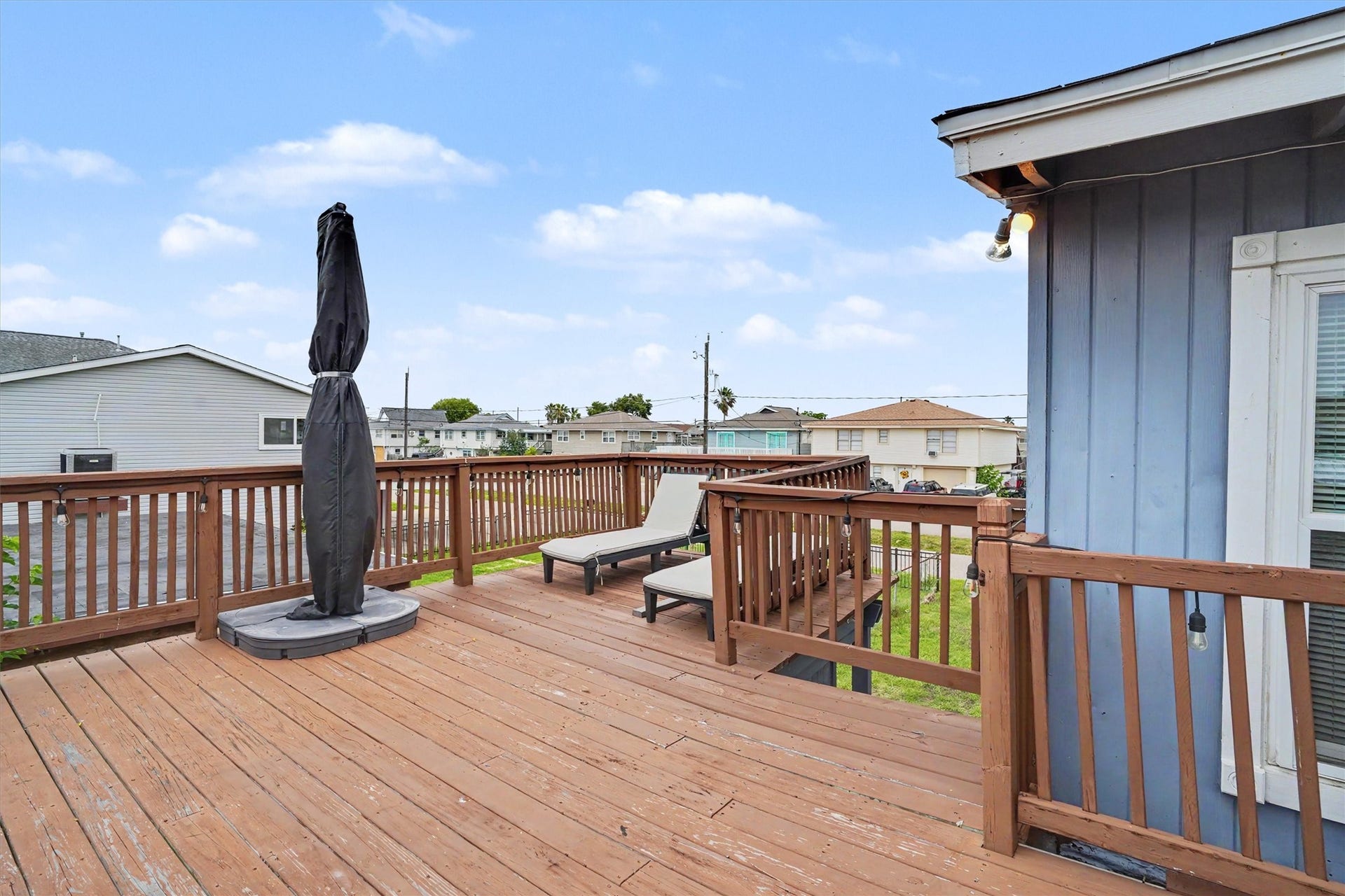 370 Ling Street, Bayou Vista, TX 77563 Additional sun deck
