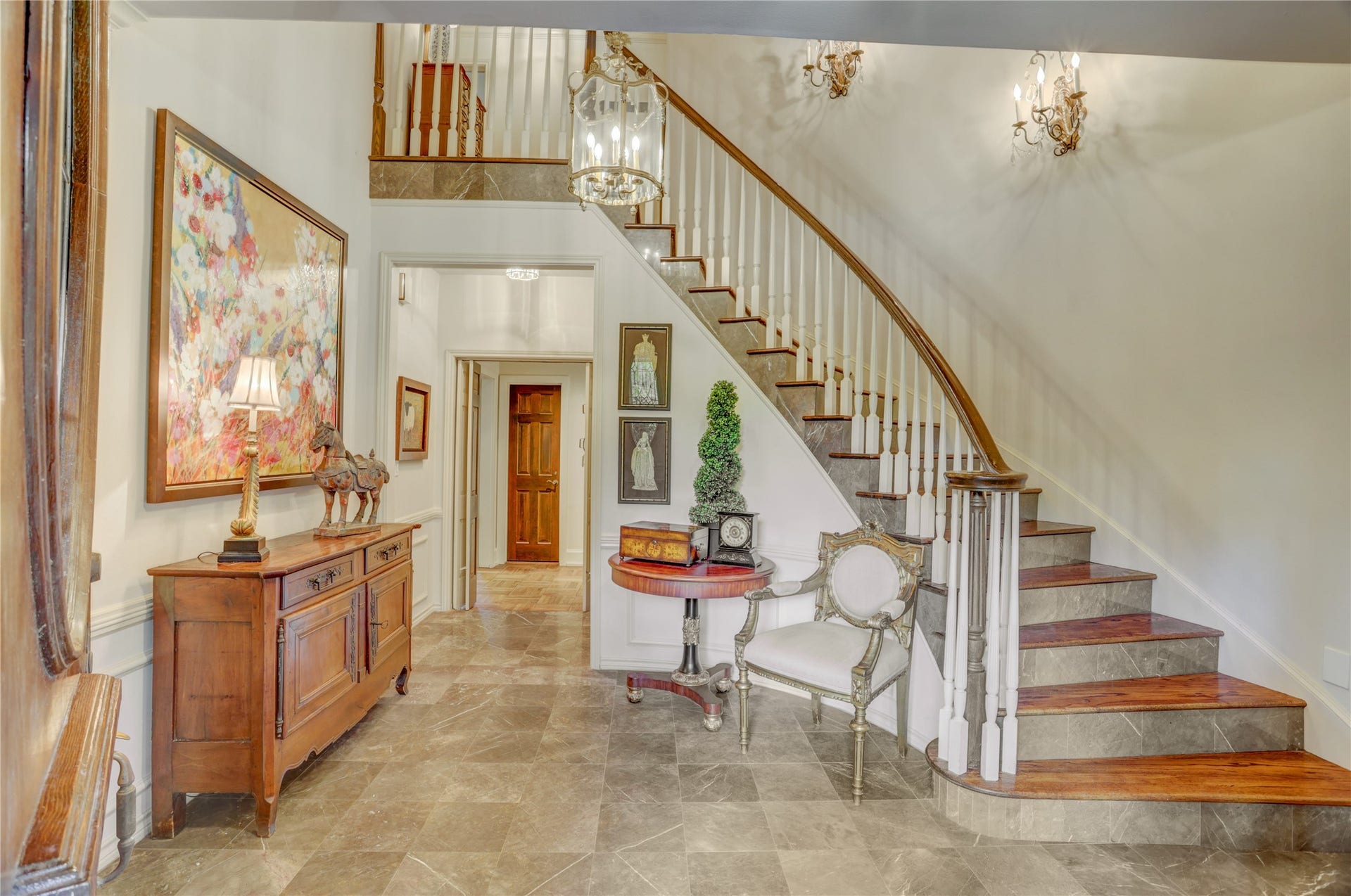 The gracious two story entry
