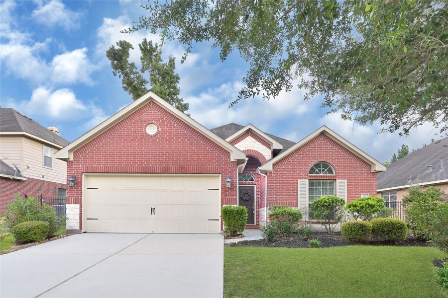 Property photo for 31 Hearthwick Road, Tomball, TX