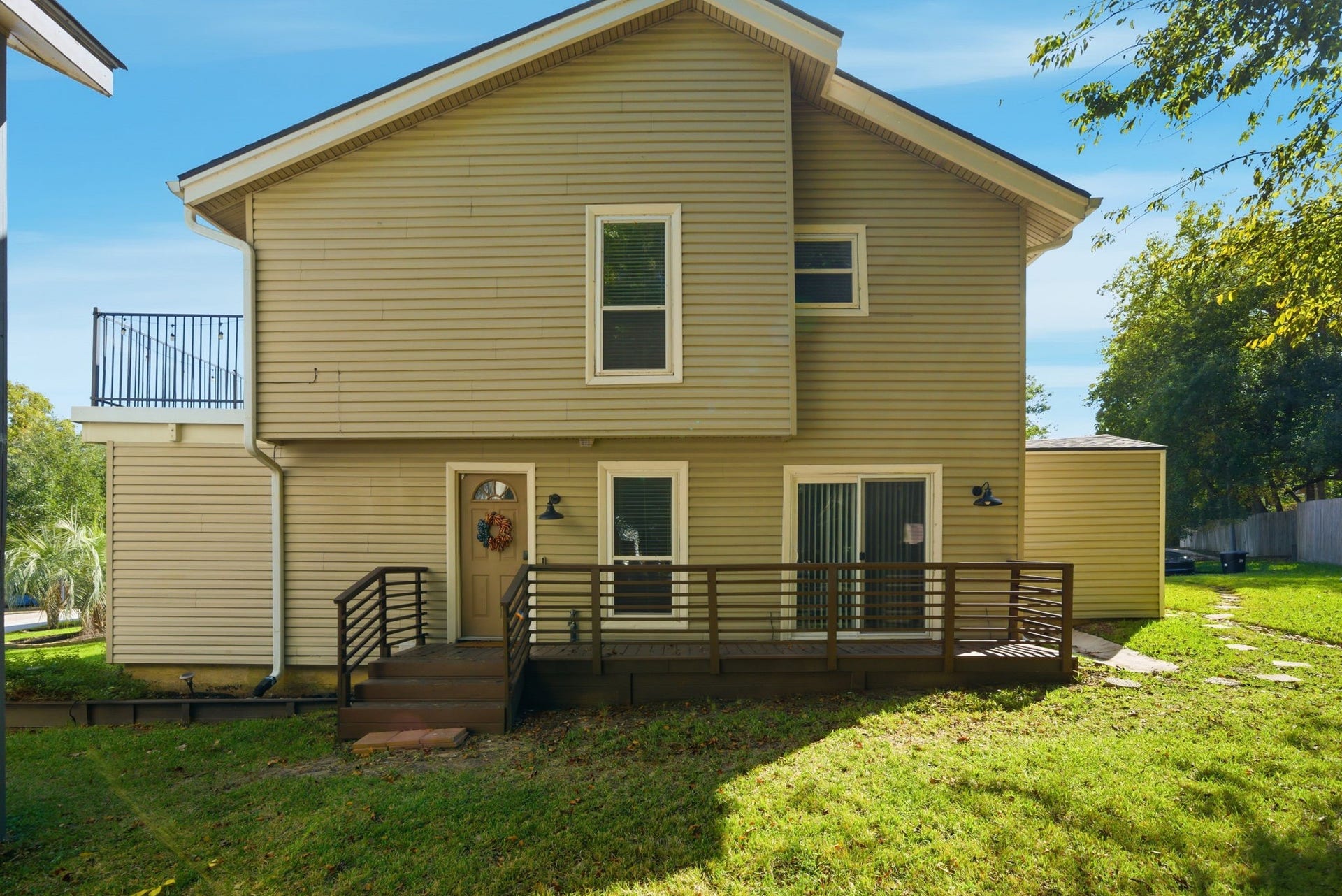 24 Lakeview Village, Conroe, TX 77356 24 Lakeview Village, Conroe, TX 77356