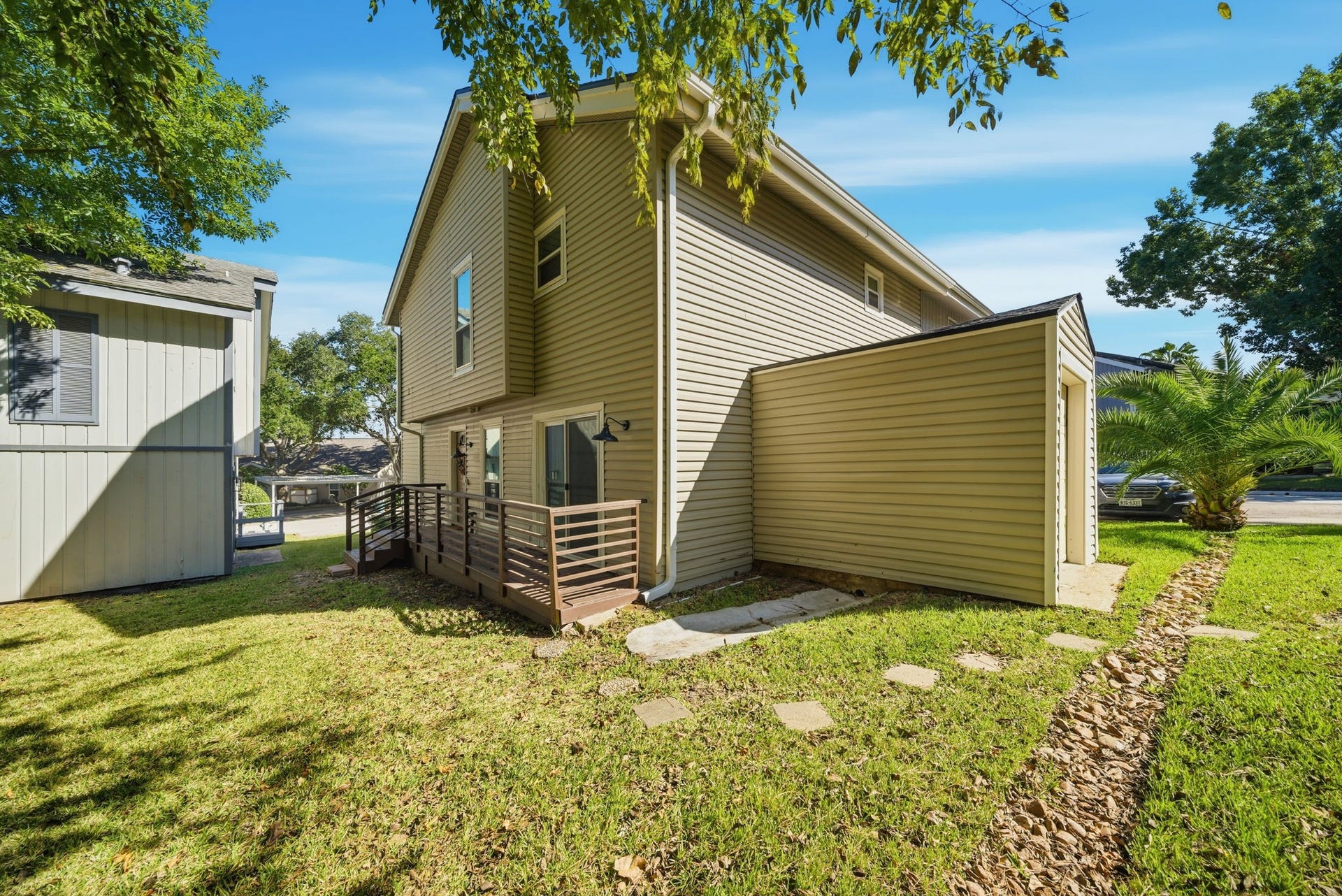 24 Lakeview Village, Conroe, TX 77356 24 Lakeview Village, Conroe, TX 77356