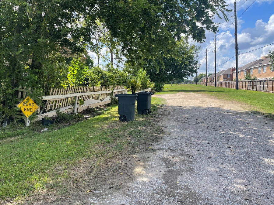 Property photo for 12747 Bates Lane, Stafford, TX