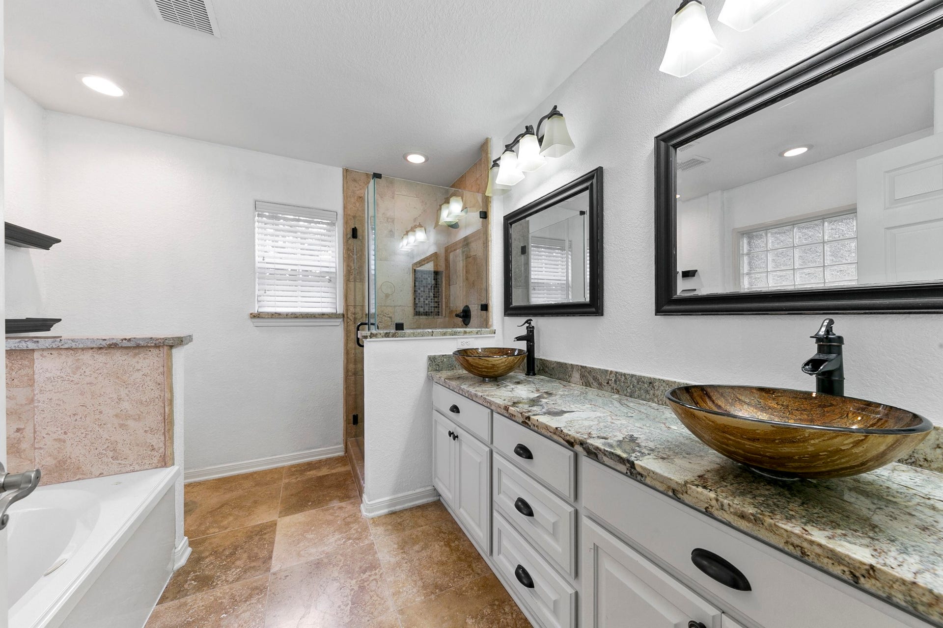 3430 W Meadow Lane, Dickinson, TX 77539 Granite countertops and updated finishings