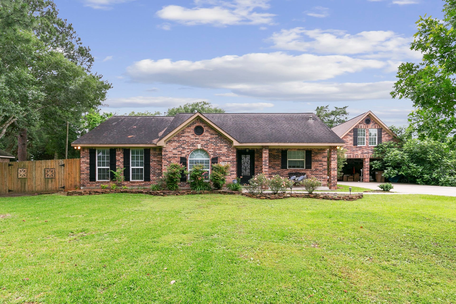 3430 W Meadow Lane, Dickinson, TX 77539 Space & More Space