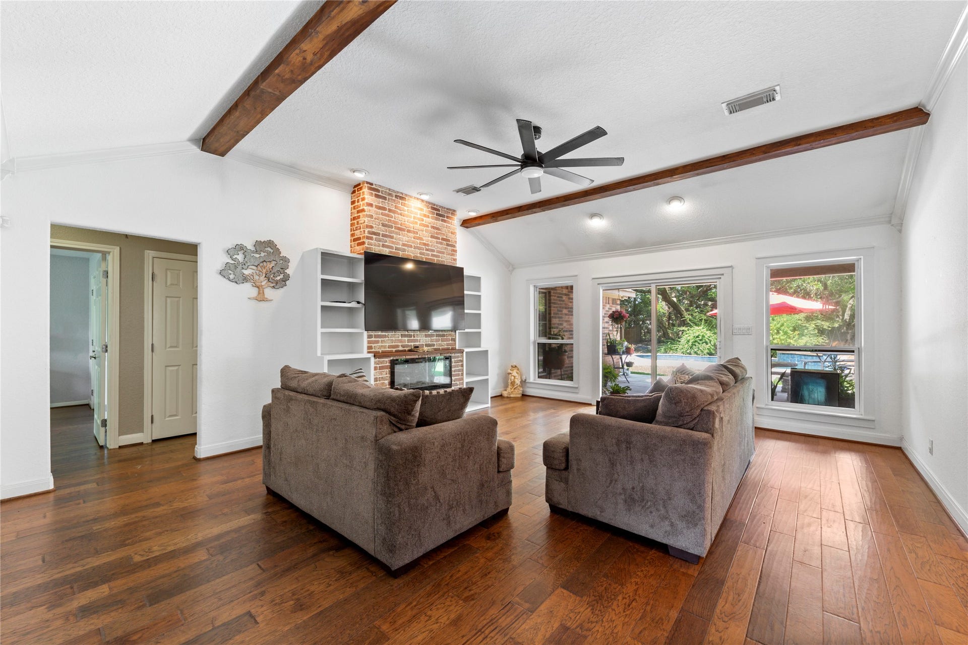 3430 W Meadow Lane, Dickinson, TX 77539 Sliding doors leading to back yard and pool