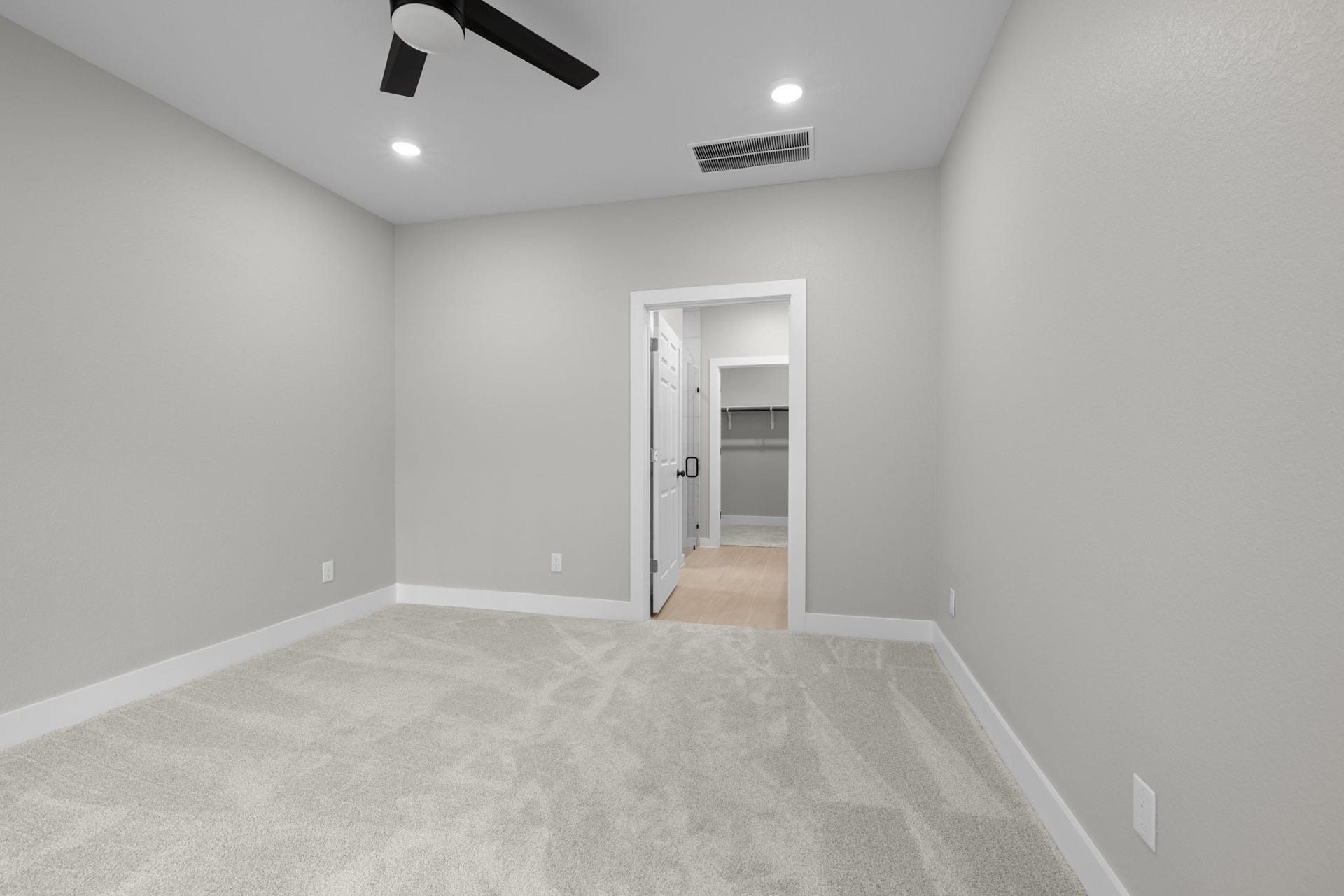 529 Mohawk Bend, Conroe, TX 77316 Primary Bedromm