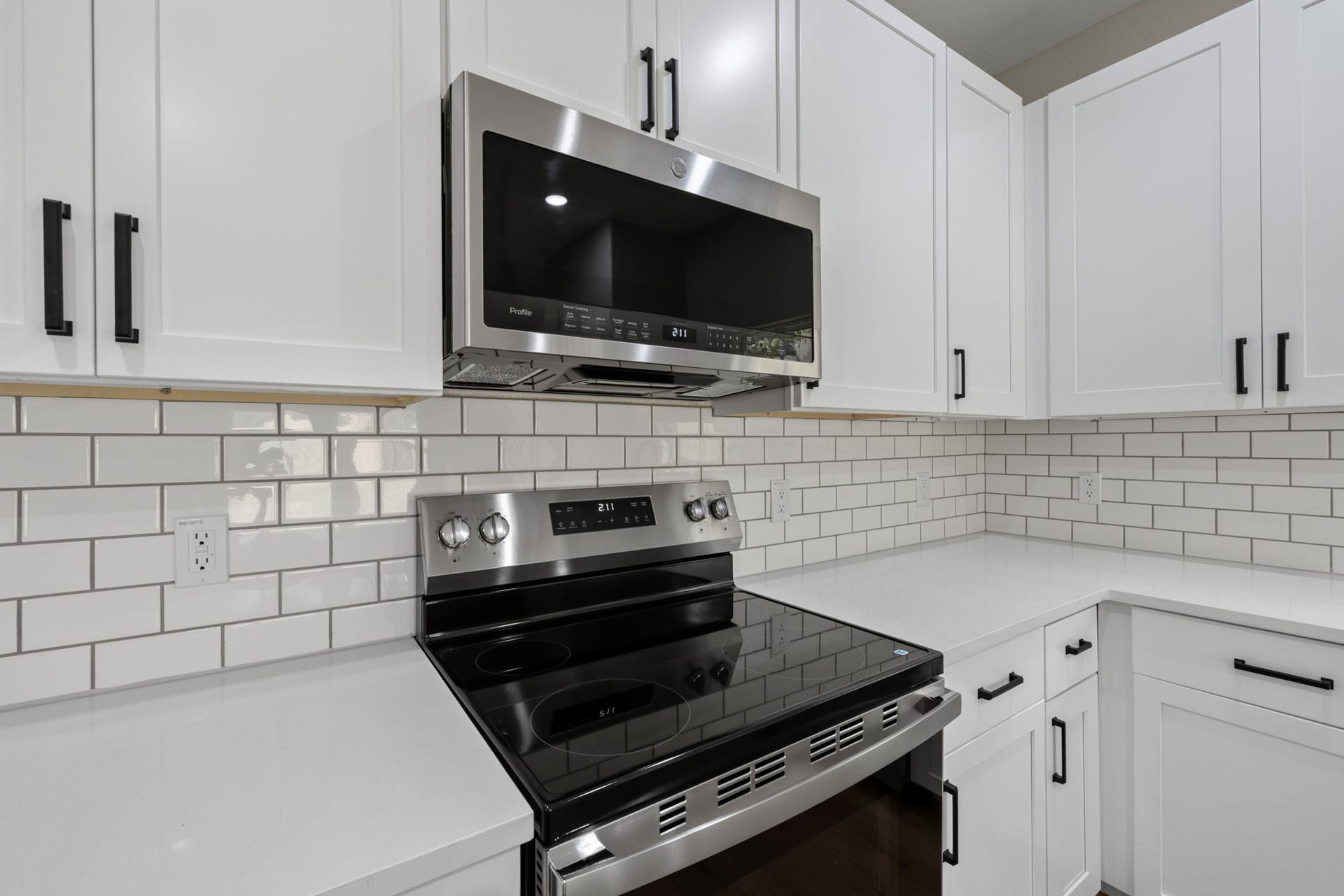 529 Mohawk Bend, Conroe, TX 77316 Stainless Steel Appliances