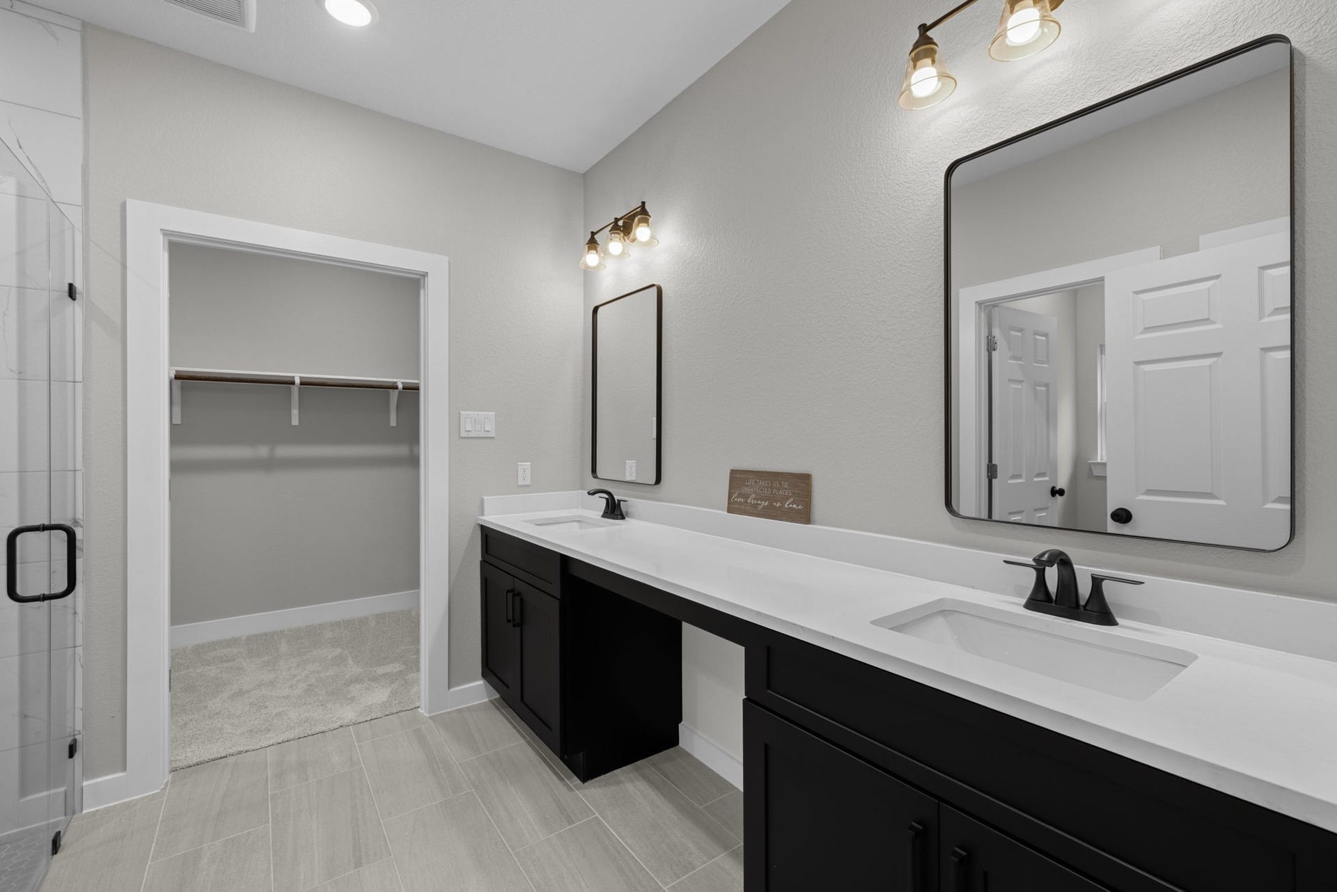 529 Mohawk Bend, Conroe, TX 77316 Double Sinks in Primary Bathroom