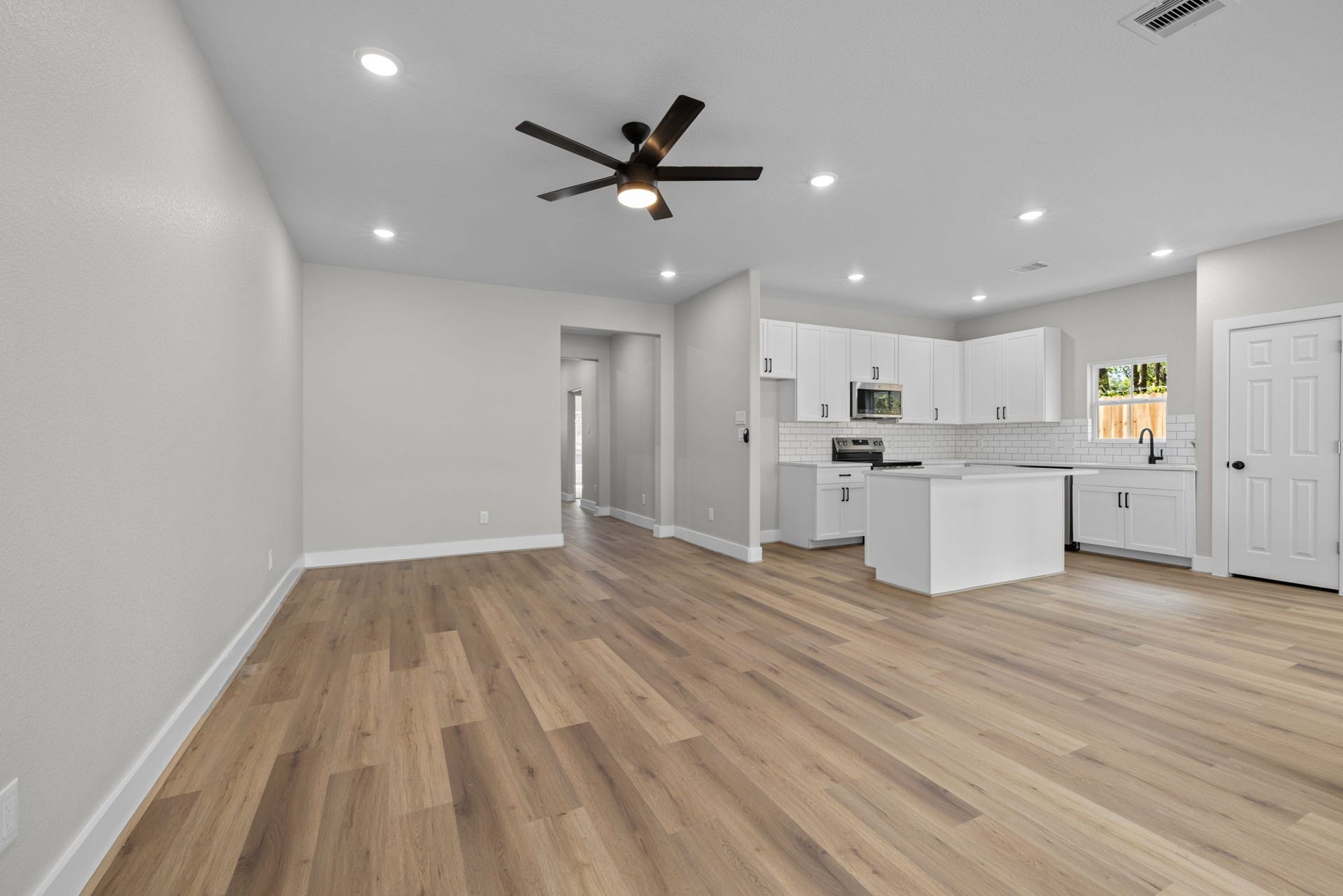 529 Mohawk Bend, Conroe, TX 77316 529 Mohawk Bend, Conroe, TX 77316