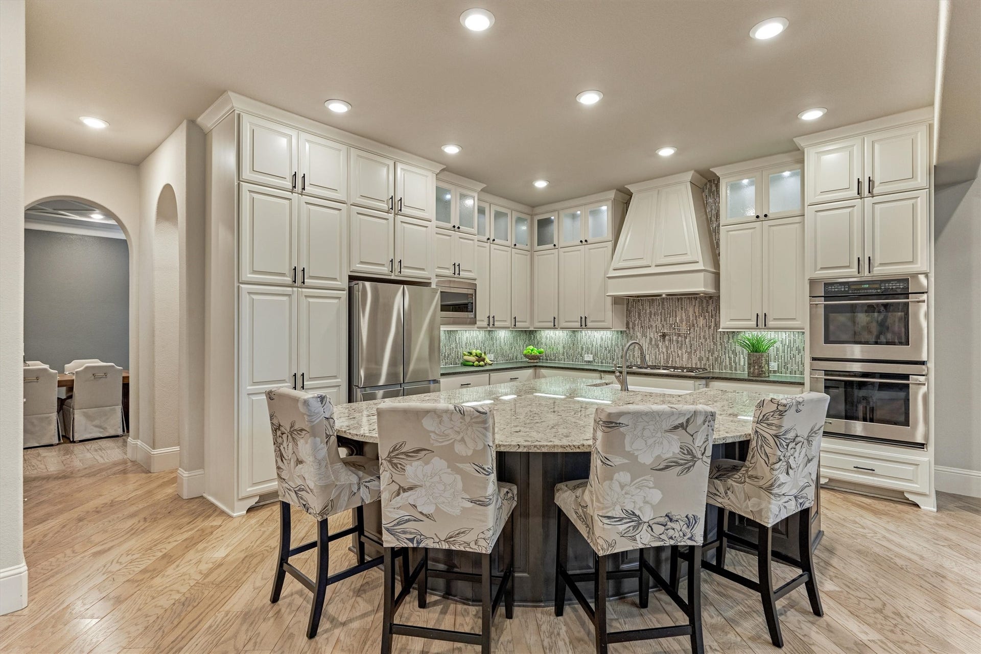 6 Canopy Green Drive, Tomball, TX 77375 massive island perfect for entertaining