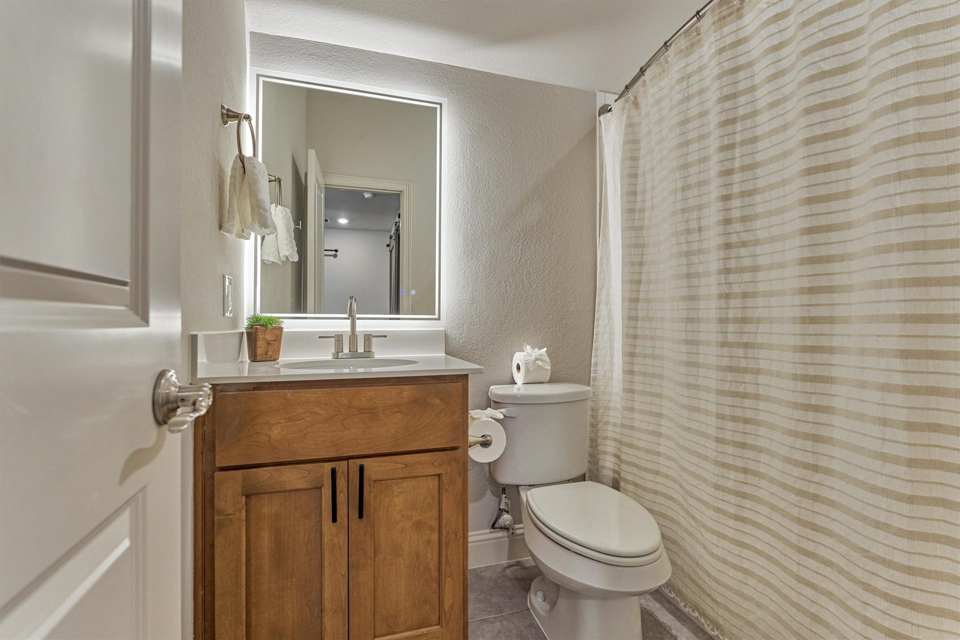 6 Canopy Green Drive, Tomball, TX 77375 game room bathroom upstairs
