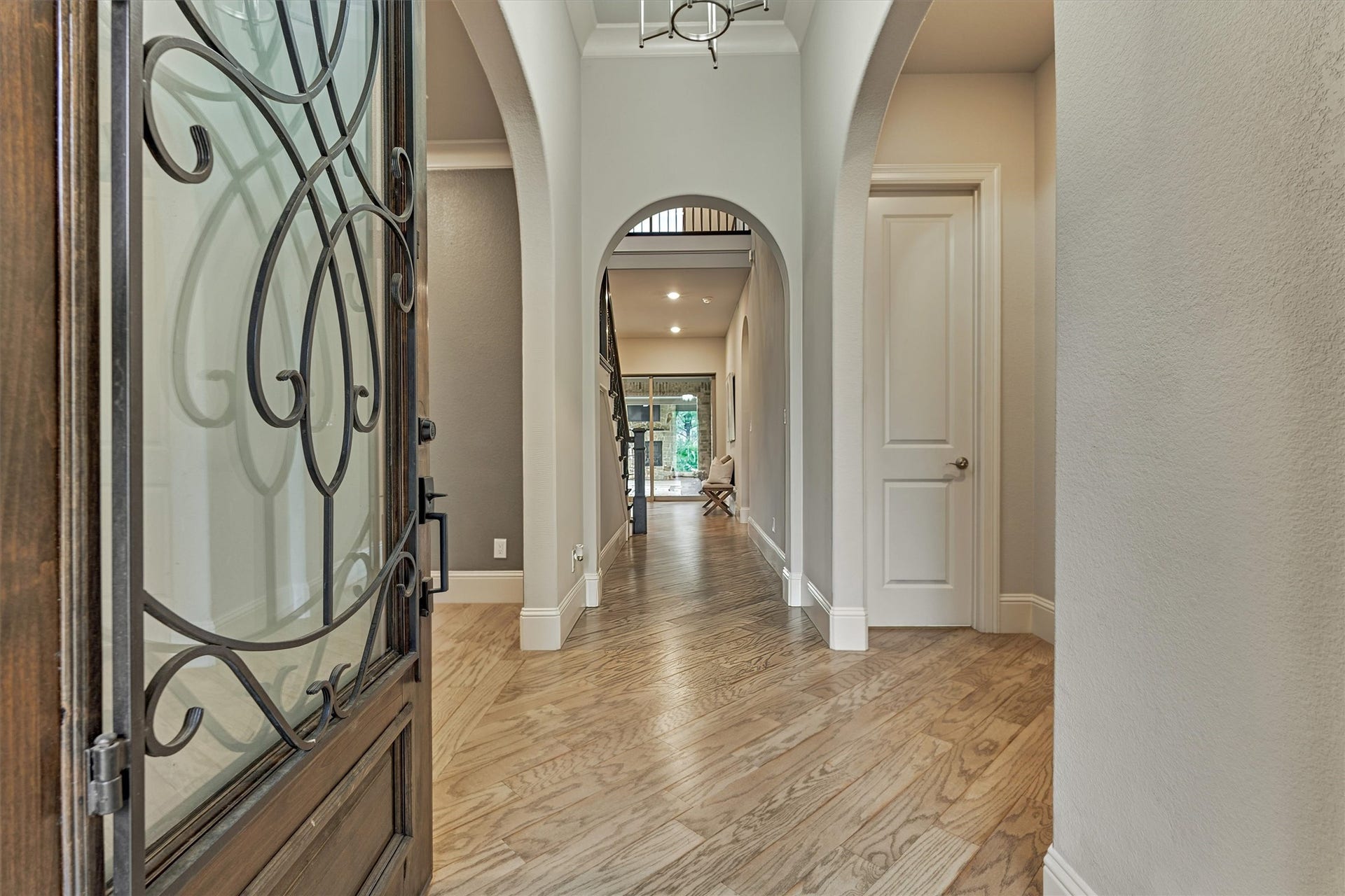 6 Canopy Green Drive, Tomball, TX 77375 Inviting Entry Way