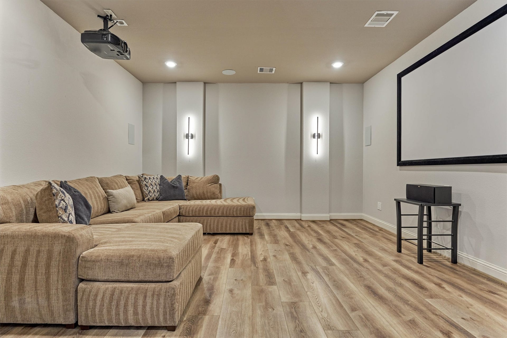 6 Canopy Green Drive, Tomball, TX 77375 fully equipped media room with projector and surround sound