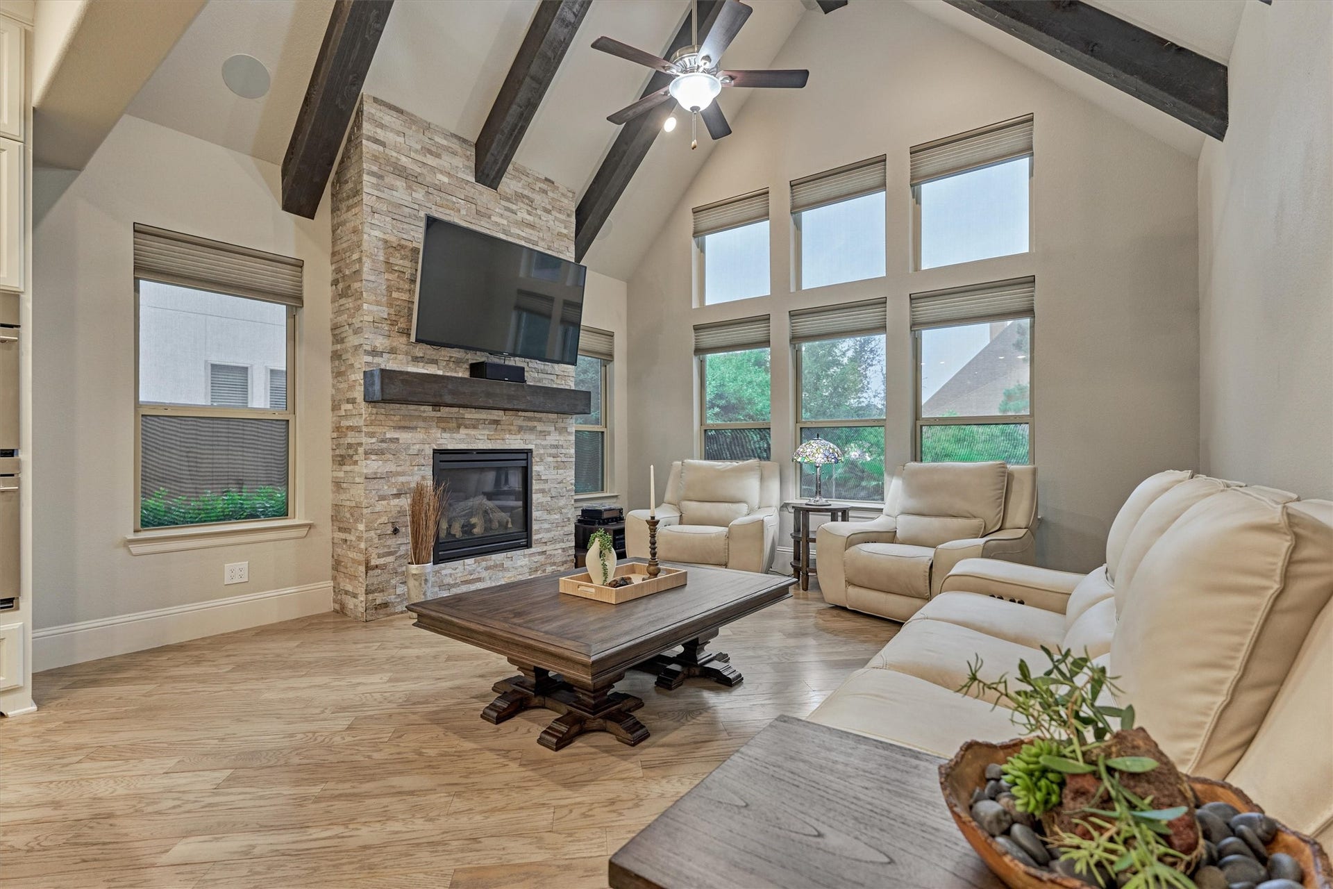 6 Canopy Green Drive, Tomball, TX 77375 vaulted ceilings