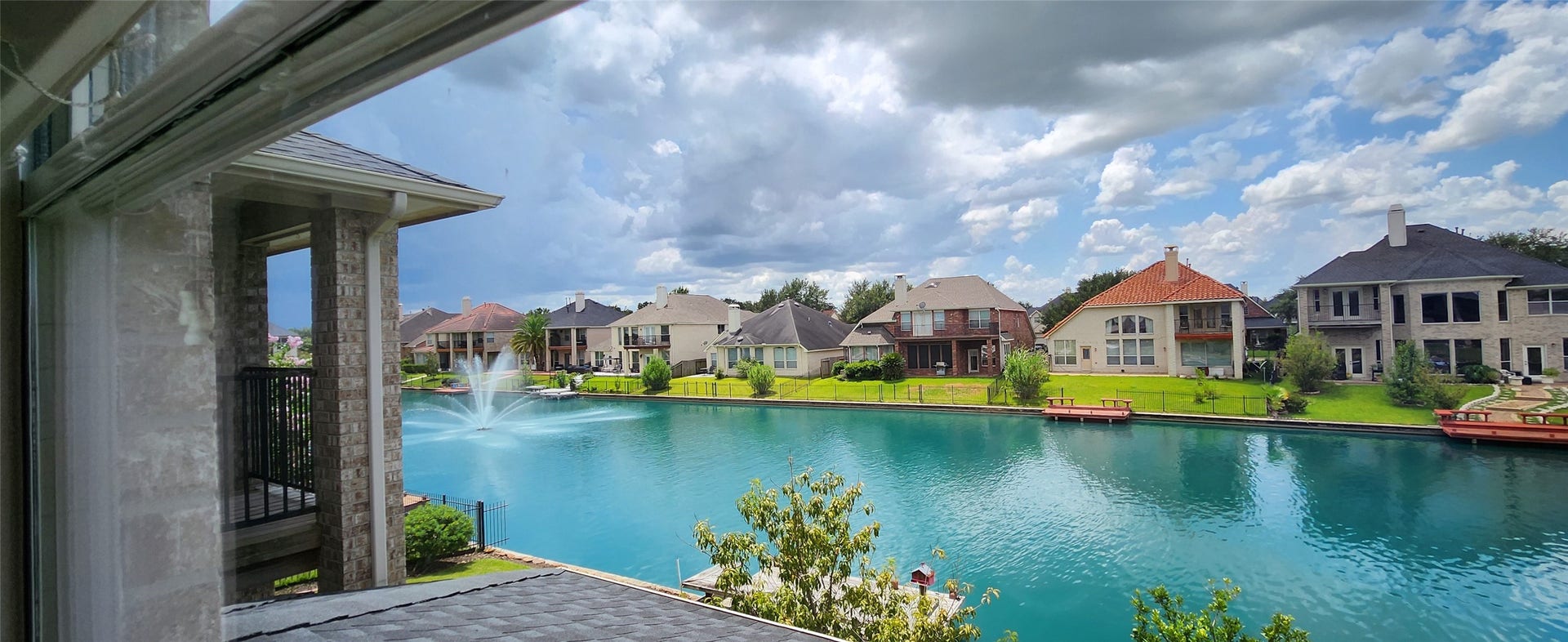14330 Dunrobin Way, Sugar Land, TX 77498 A peek outside the window