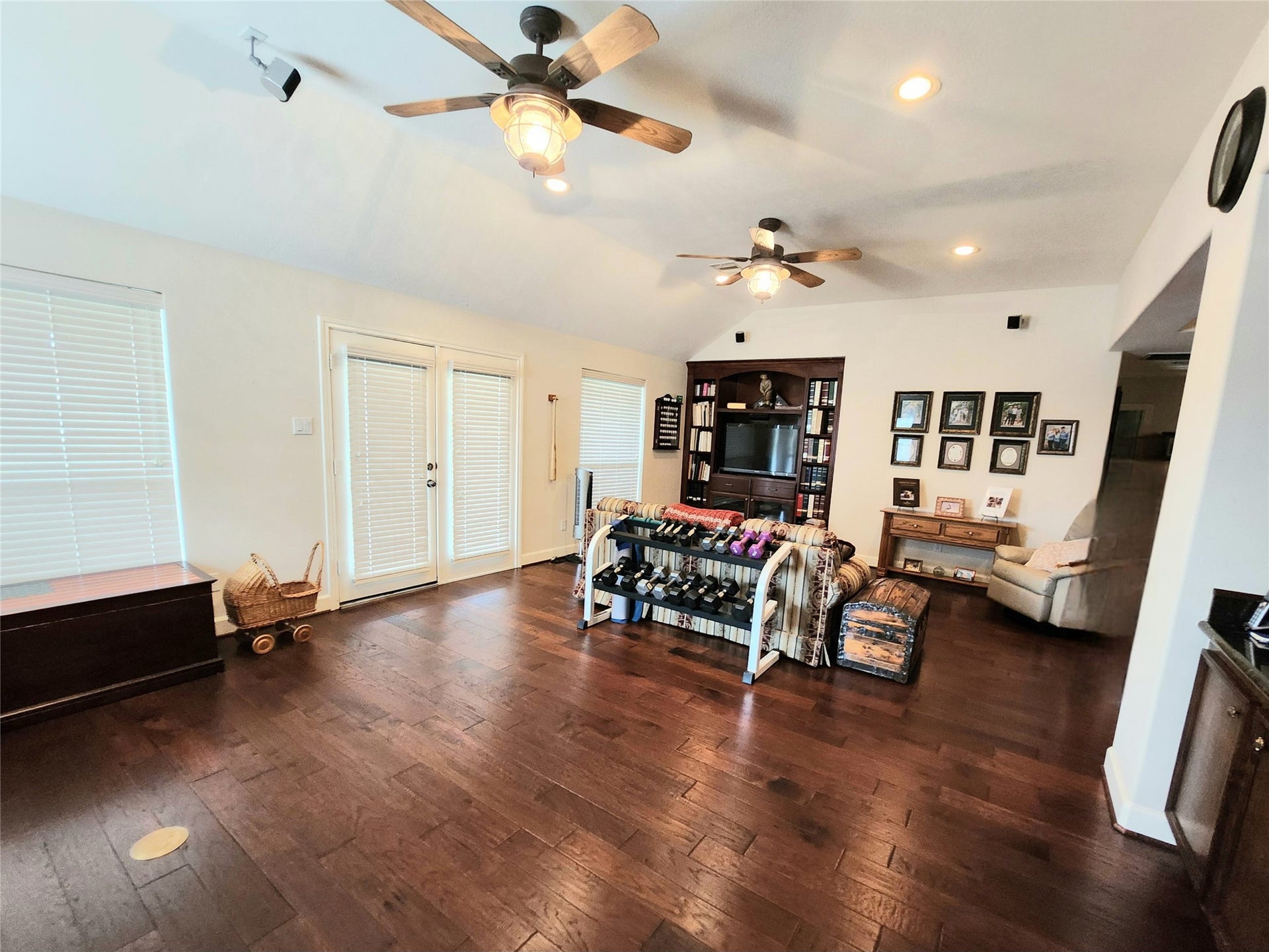 14330 Dunrobin Way, Sugar Land, TX 77498 You may not have seen such an enormous game room!