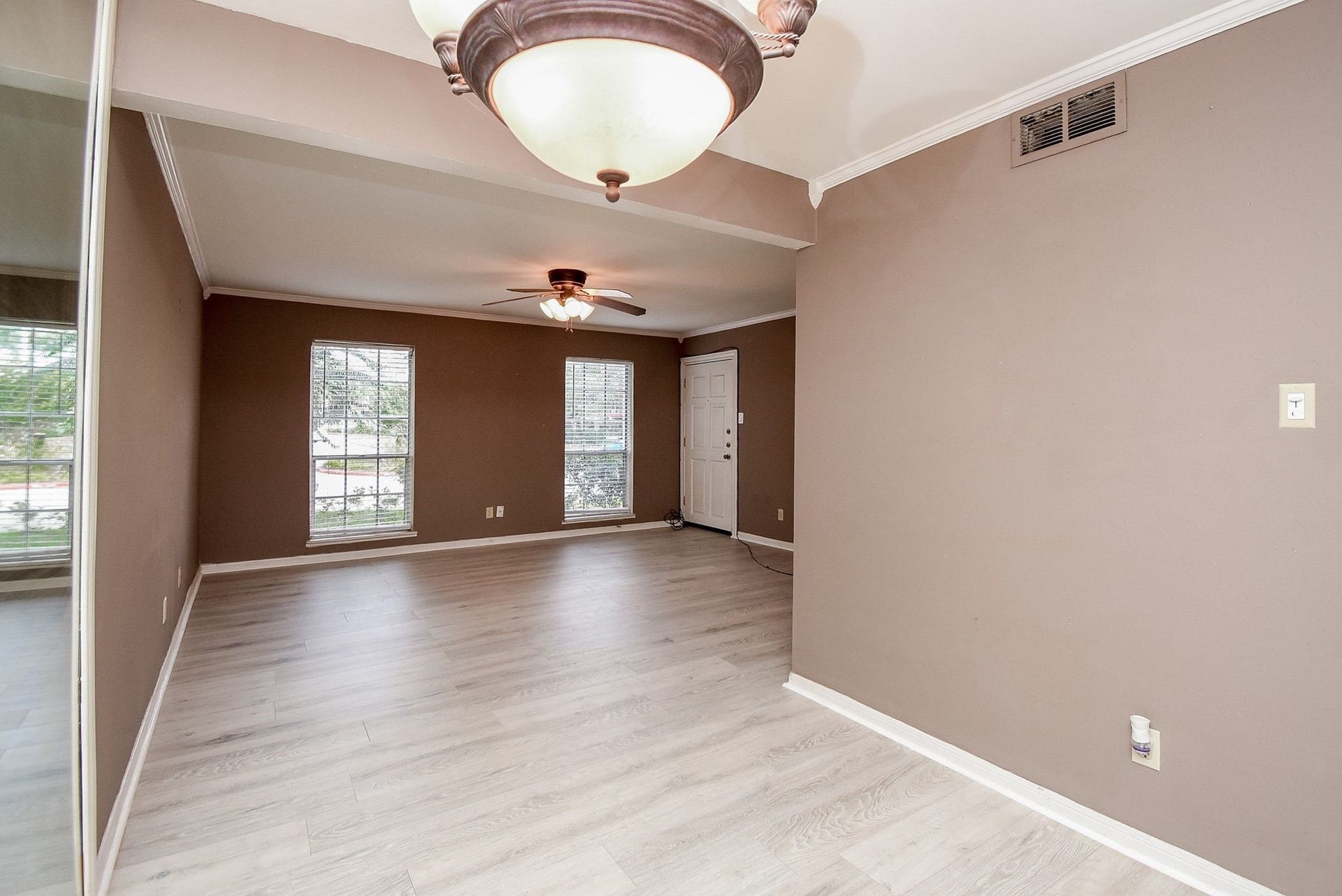 5200 Arboles Drive, #2, Houston, TX 77035 5200 Arboles Drive, #2, Houston, TX 77035
