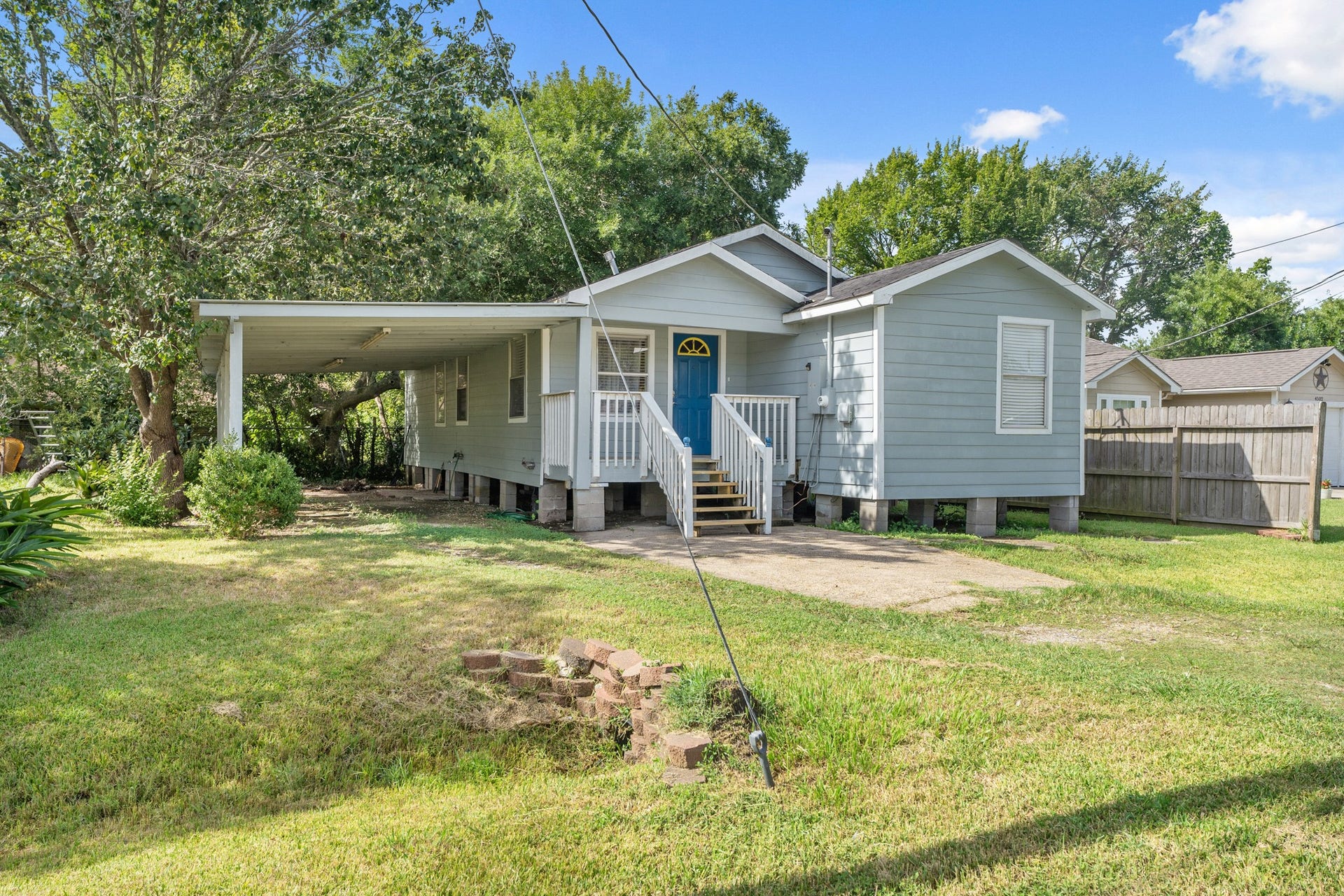 4514 E 24th E Street, Dickinson, TX 77539 4514 E 24th E Street, Dickinson, TX 77539