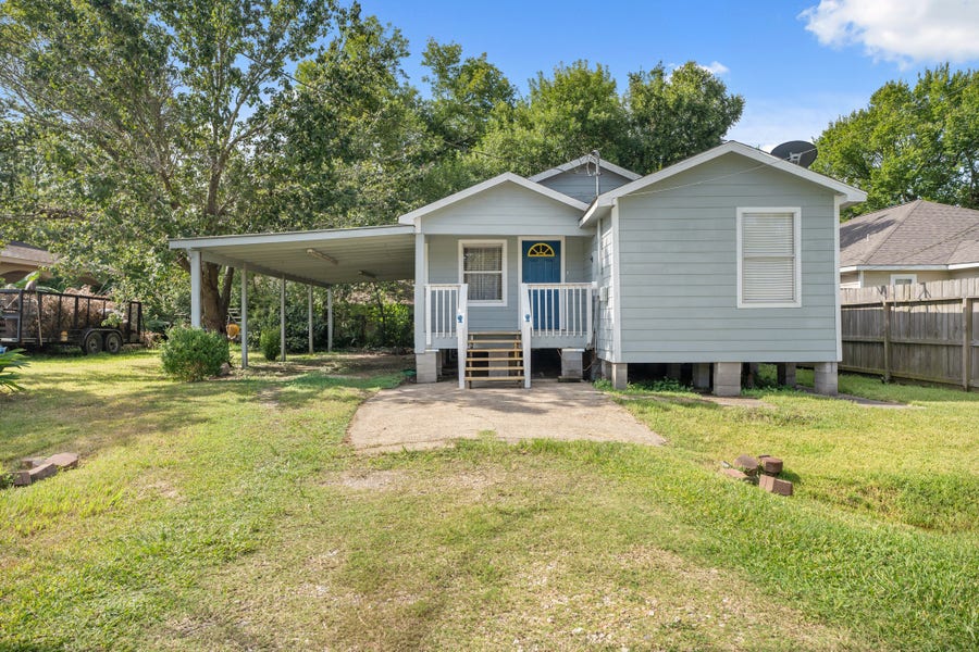 Property photo for 4514 E 24th E Street, Dickinson, TX