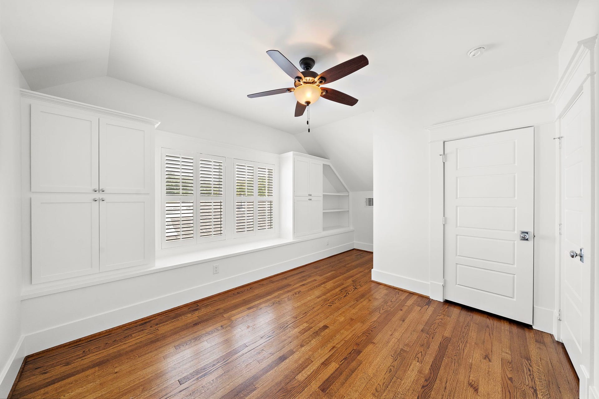 931 W Cottage Street, Houston, TX 77009 Alternative view of vacant secondary bedroom.