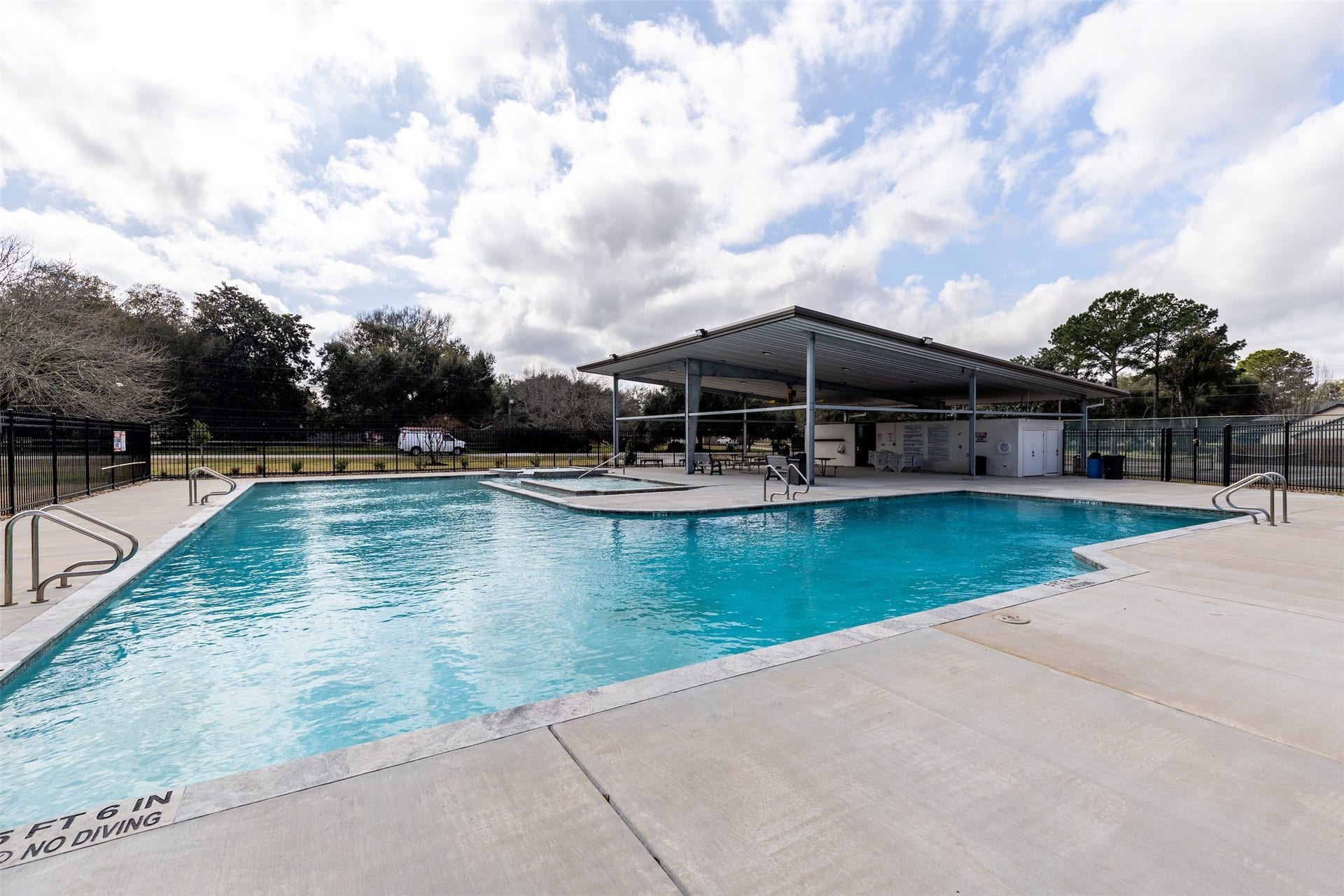 18926 Wildrose Lane, Tomball, TX 77377 The community pool/spa is long enough for swimming laps, making it ideal for exercise and staying active while enjoying the outdoors.