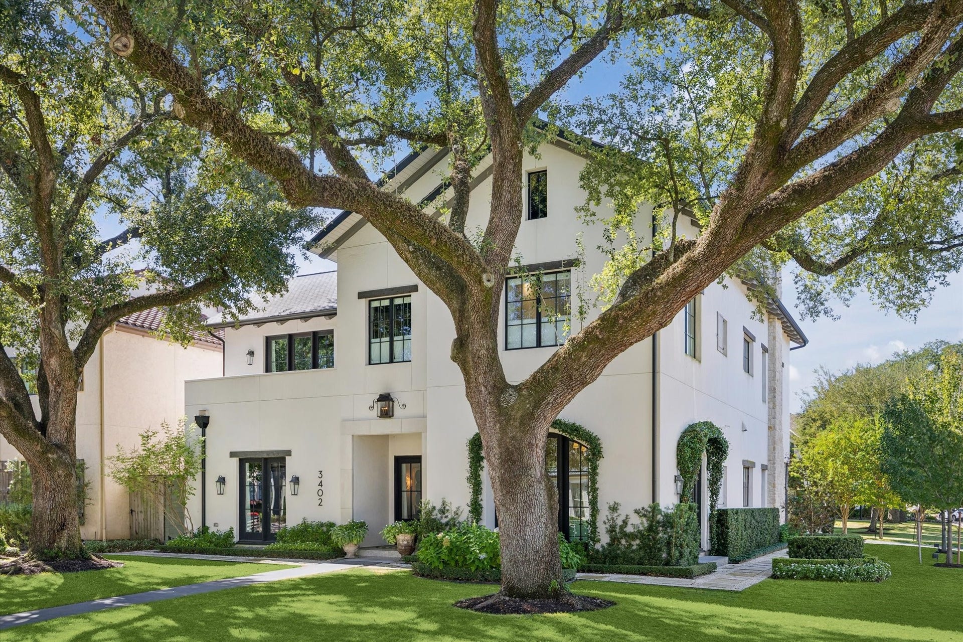 3402 Banbury Place, Houston, TX 77027 3402 Banbury Place, Houston, TX 77027